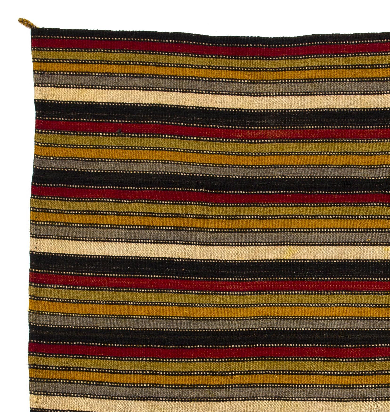 5.7x5.9 Ft Handwoven Striped Vintage Anatolian Kilim, Flat-weave Rug, 100% Wool In Good Condition For Sale In Philadelphia, PA
