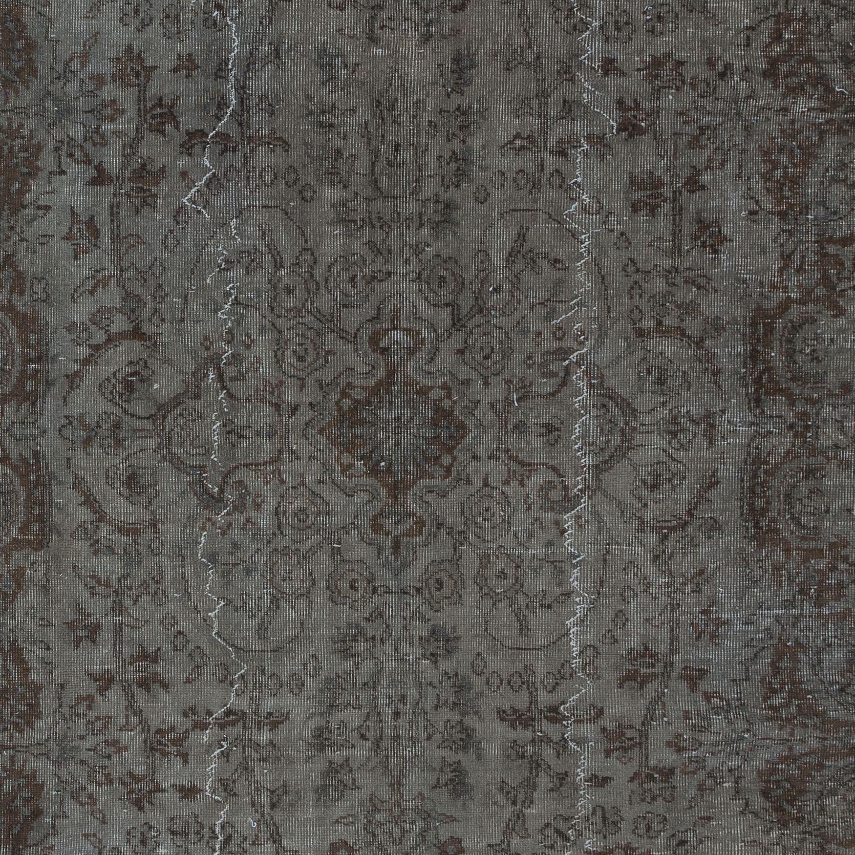 Hand-Woven 5.7x8.7 Ft Rustic Handmade Turkish Sparta Area Rug. Gray & Brown Colors For Sale