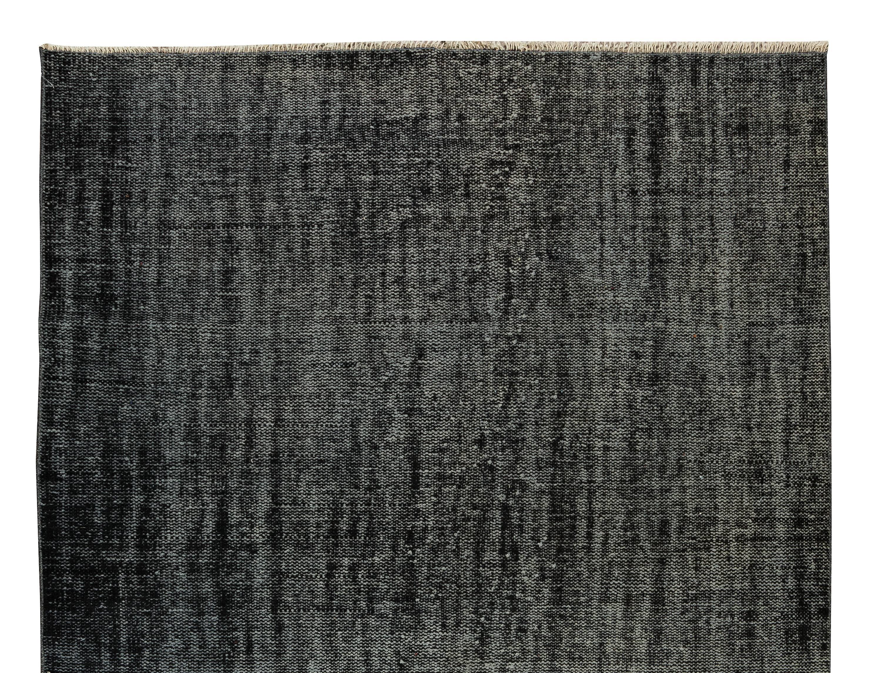 Turc Tapis turc noir de 5,7 x 8,8 m pour les intérieurs modernes, tapis vintage fait main en vente