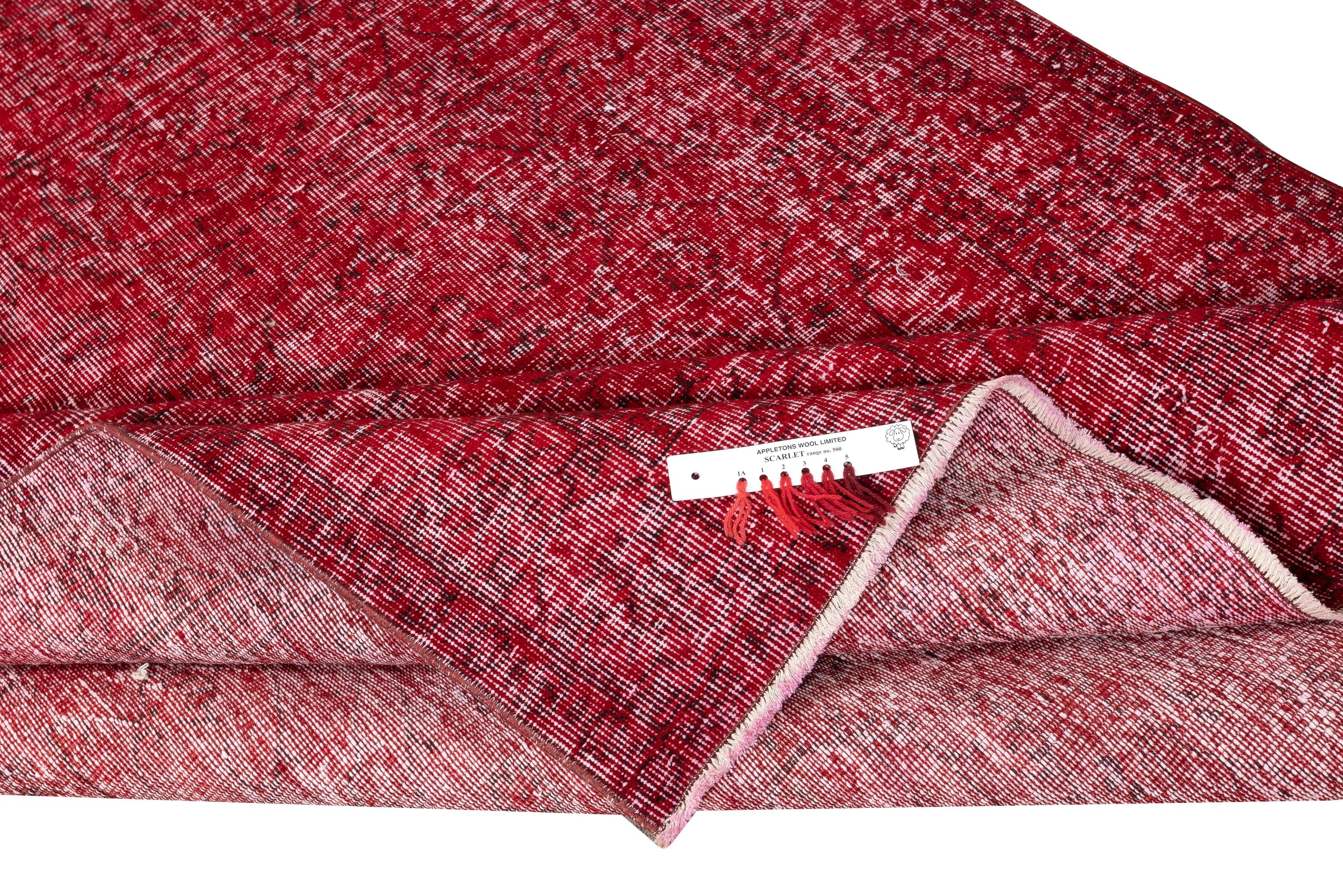 5.7x8.8 Ft Handgefertigter türkischer Teppich. Vintage Rot überfärbt Bereich Teppich für Wohnzimmer (Moderne) im Angebot