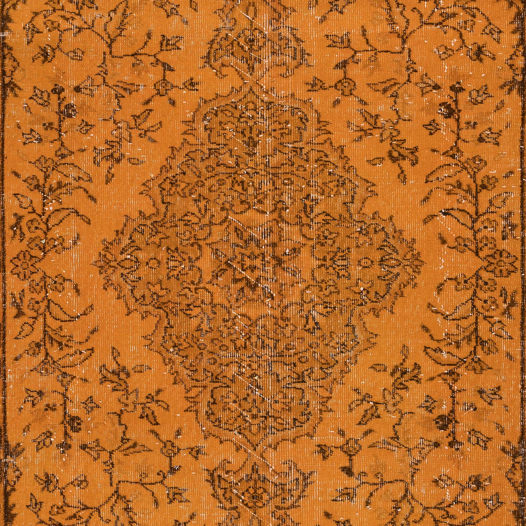 5.7x9 Ft Dekorativer türkischer orangefarbener Teppich, moderner handgefertigter Wollteppich (Moderne) im Angebot