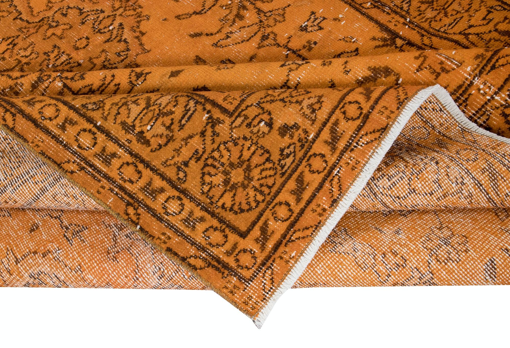 5.7x9 Ft Dekorativer türkischer orangefarbener Teppich, moderner handgefertigter Wollteppich (Türkisch) im Angebot