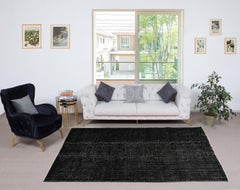 5.7x9 Ft Handgefertigter Türkischer Teppich. Schwarzer überfärbter Vintage-Teppich für modernes Zuhause