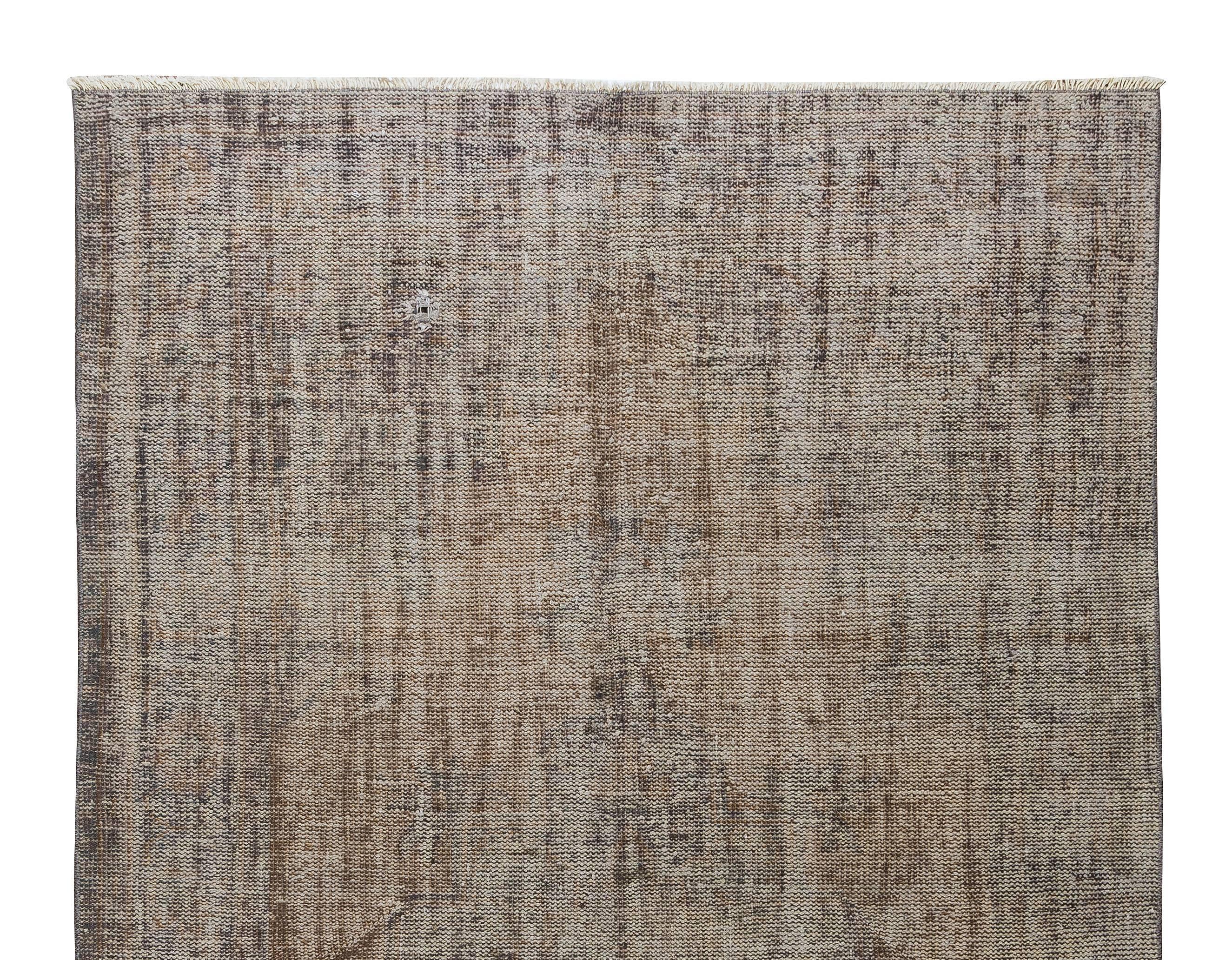 5.7x9 Ft Traditioneller handgefertigter Shabby-Chic-Teppich in Grau, Anatolischer Teppich (Türkisch) im Angebot
