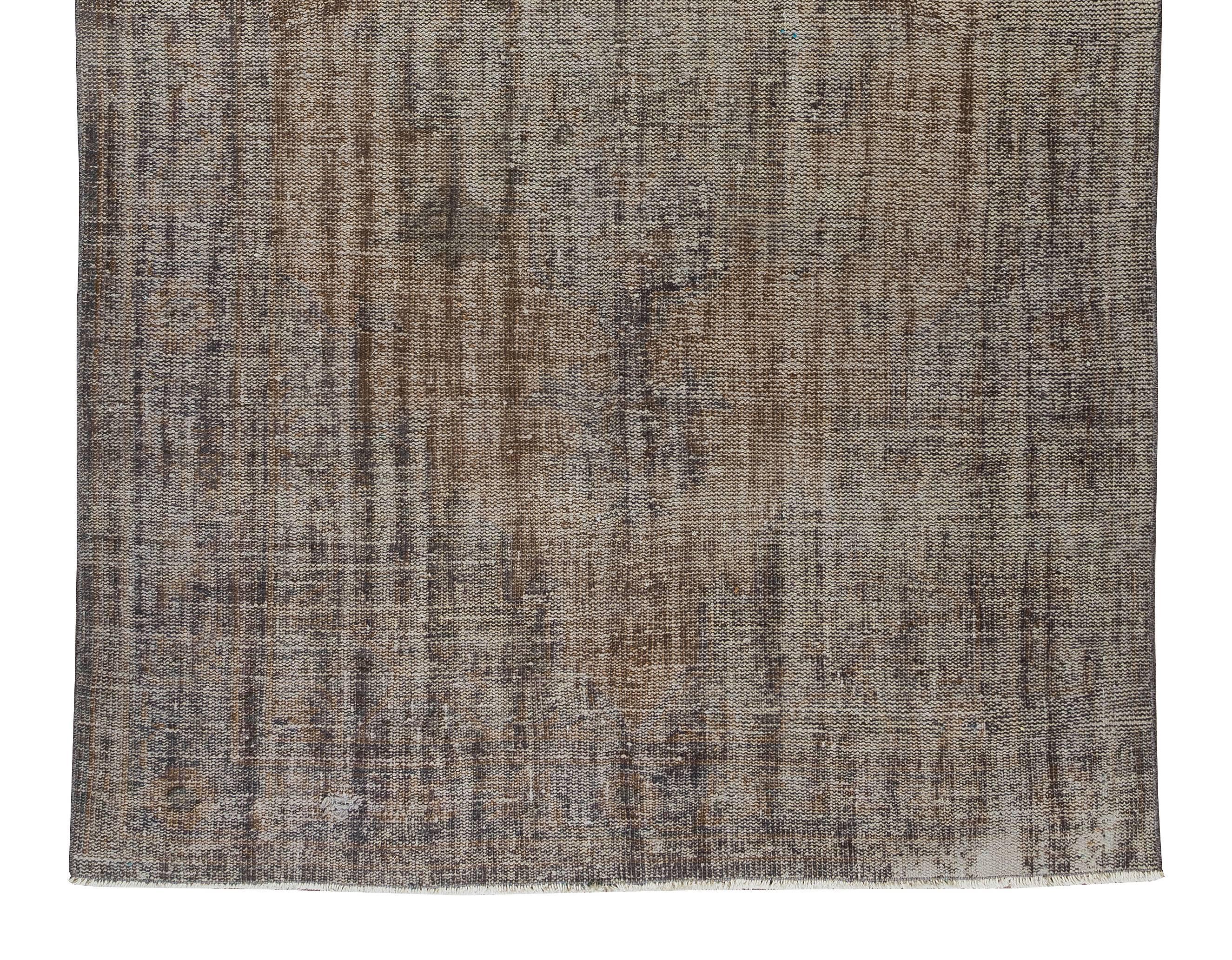 Hand-Knotted Traditional Handmade Shabby Chic Rug in Gray, Vintage Anatolian Carpet For Sale