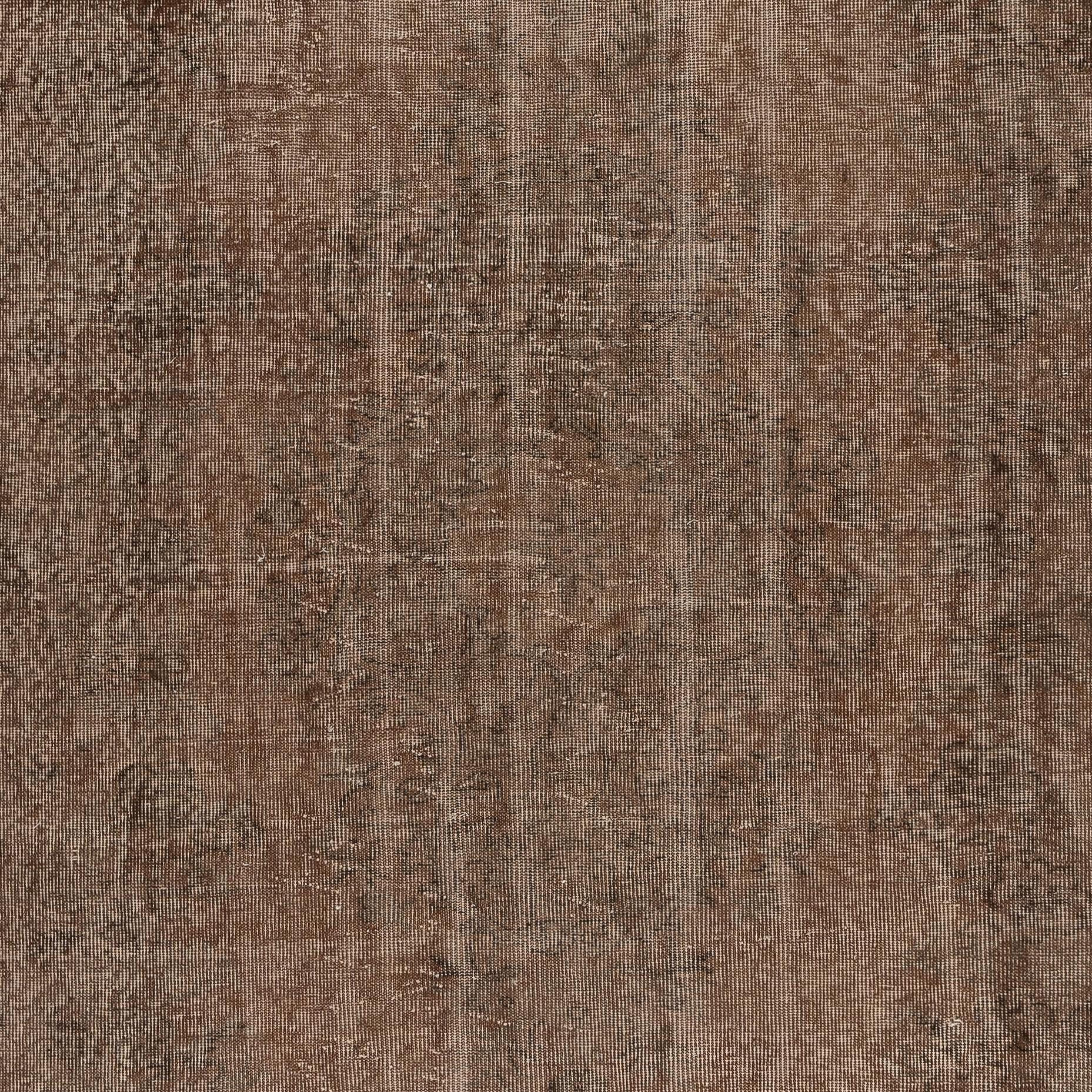 5.7x9 Ft Vintage Handgefertigt T�ürkisch Bereich Teppich Redyed in Braun für moderne Innenräume (Handgeknüpft) im Angebot