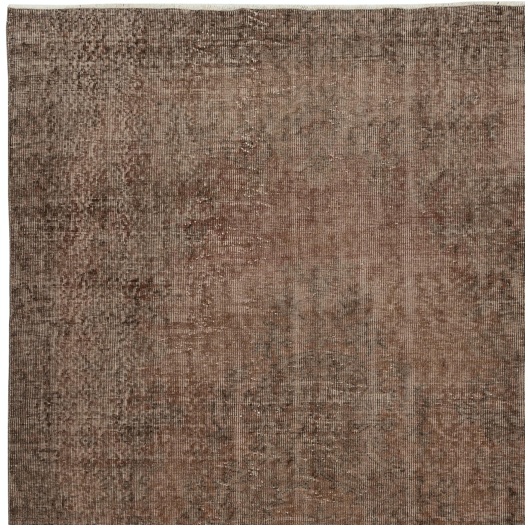 5.7x9 Ft Vintage Handgefertigt Türkisch Bereich Teppich Redyed in Braun für moderne Innenräume im Zustand „Gut“ im Angebot in Spring Valley, NY