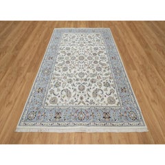 5'7 "x9' Weißer Nain mit All Over Flower Design Wolle und Seide Handgeknüpfter Teppich