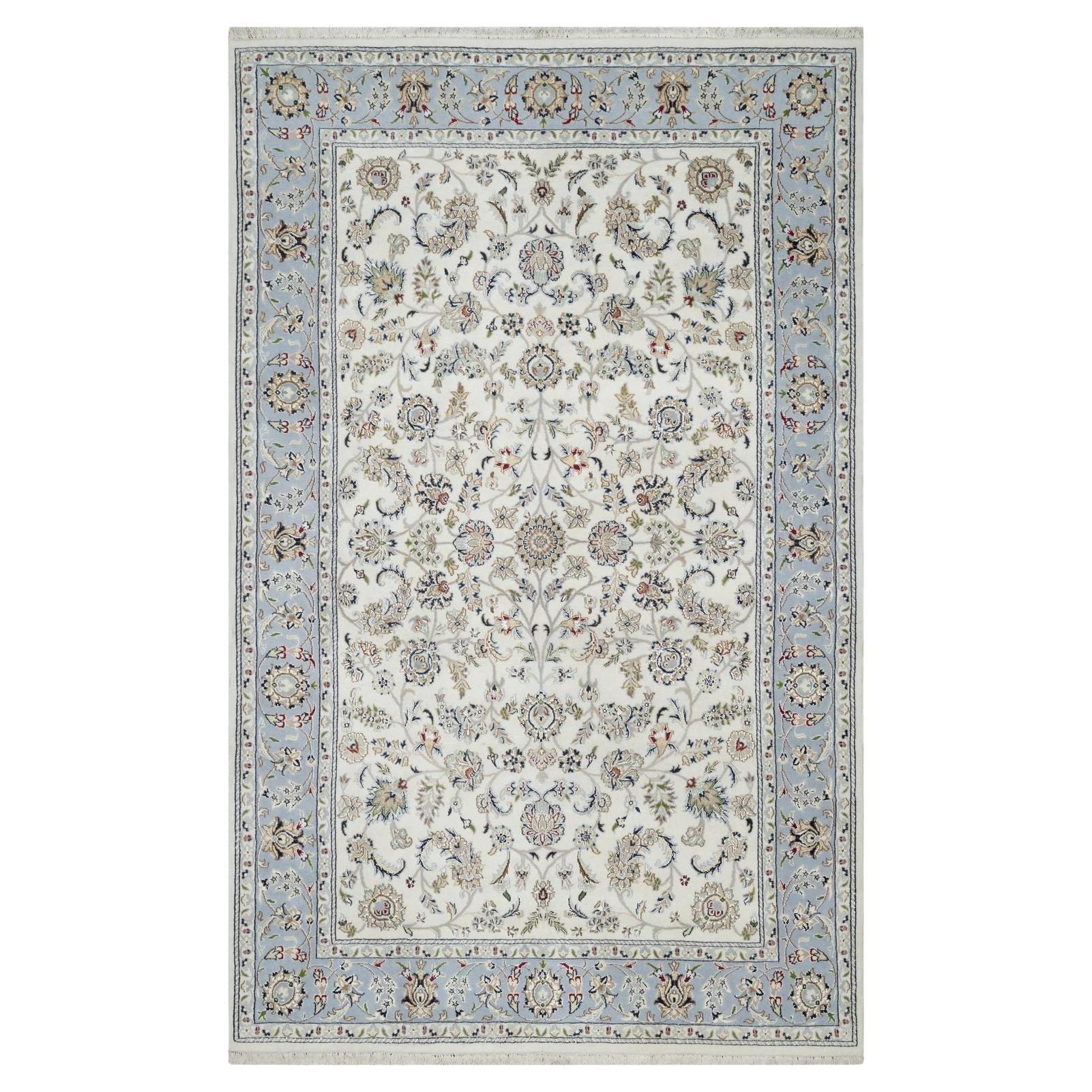 5
7 "x9
 Weißer Nain mit All Over Flower Design Wolle und Seide Handgeknüpfter Teppich