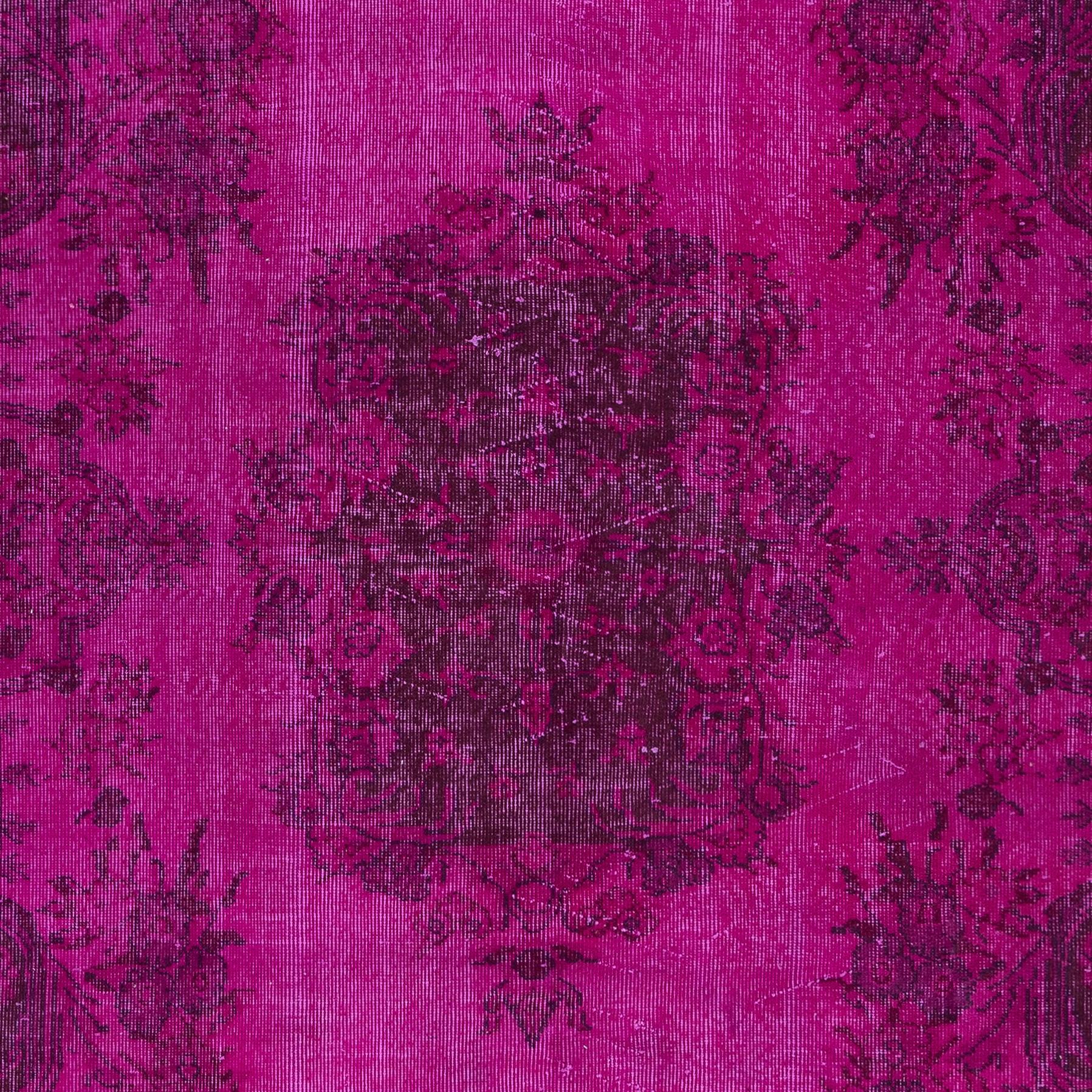 Tissé à la main 5.7x9.2 Ft Aubusson Inspired Pink Rug for Modern Interiors, Handmade in Turkey (Tapis rose inspiré d'Aubusson pour les intérieurs modernes) en vente