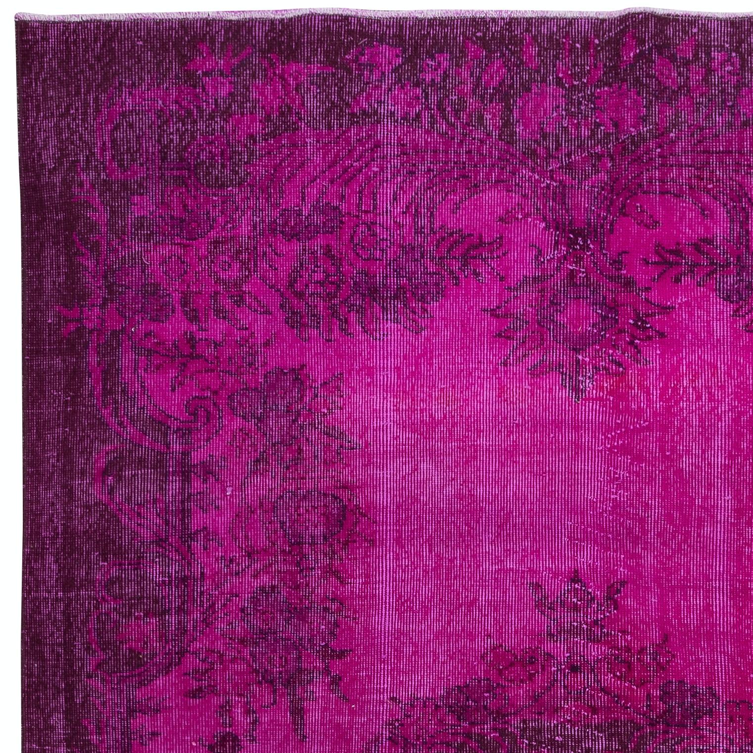5.7x9.2 Ft Aubusson Inspired Pink Rug for Modern Interiors, Handmade in Turkey (Tapis rose inspiré d'Aubusson pour les intérieurs modernes) Bon état - En vente à Spring Valley, NY