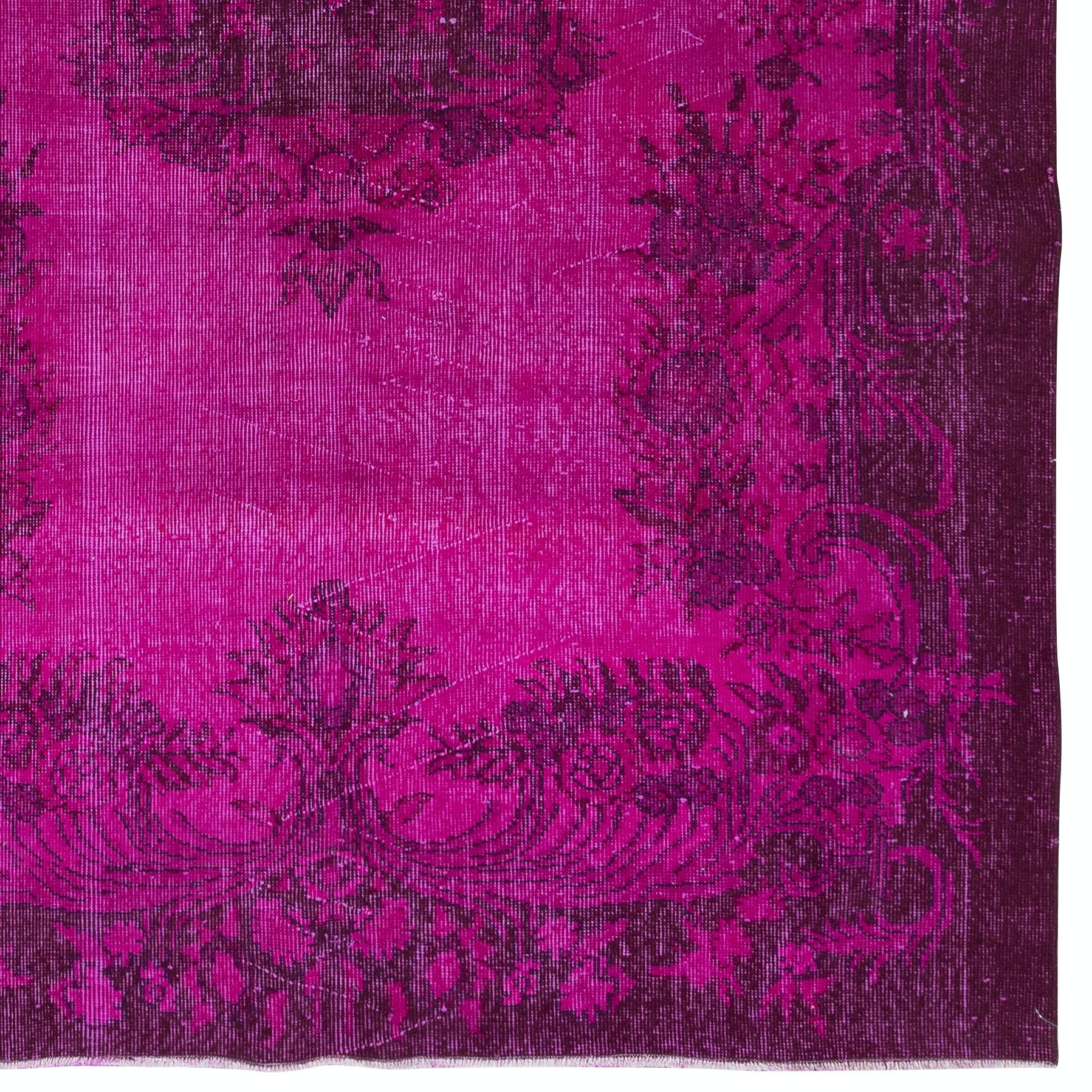 20ième siècle 5.7x9.2 Ft Aubusson Inspired Pink Rug for Modern Interiors, Handmade in Turkey (Tapis rose inspiré d'Aubusson pour les intérieurs modernes) en vente