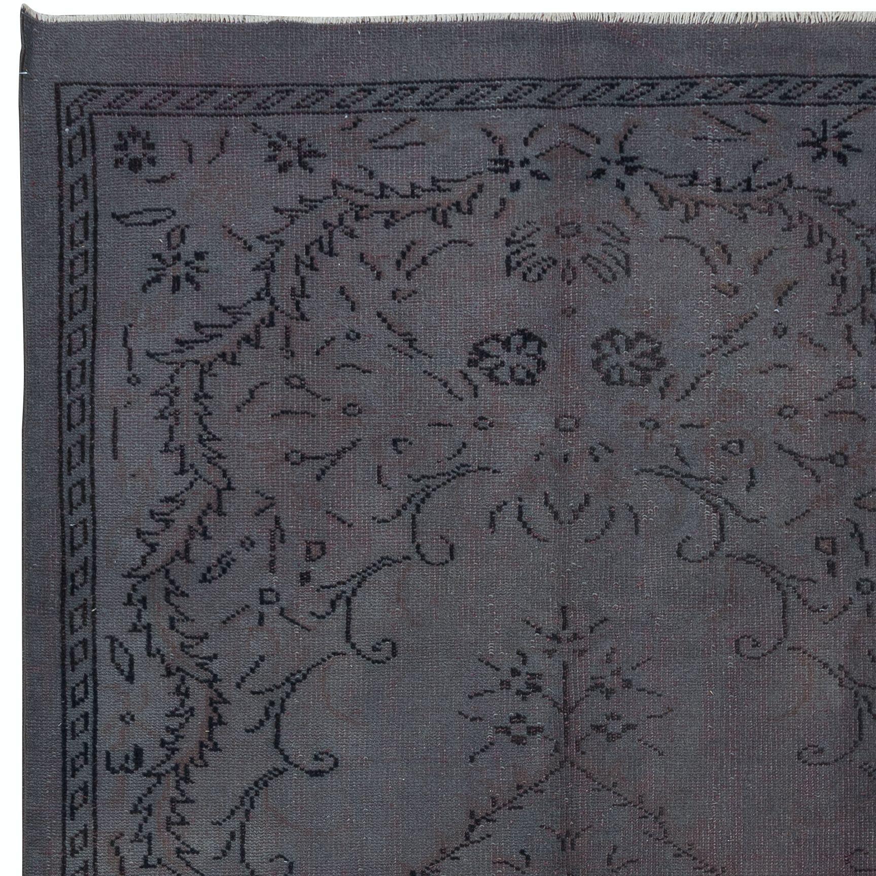 5.7x9,3 Ft Moderner handgefertigter türkischer Teppich in Dunkelgrau und dunklen Mauve-Farben (Türkisch) im Angebot