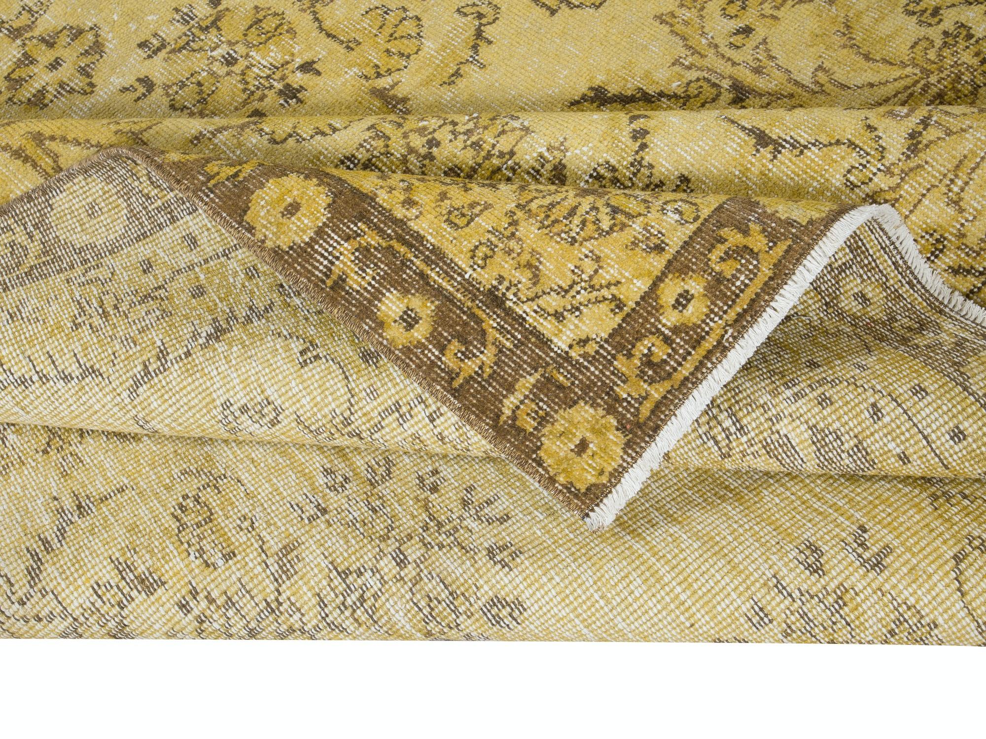 5.7x9.5 Ft Moderne handgeknüpfte türkische Wolle Bereich Teppich Re-Dyed in Gelb (Türkisch) im Angebot