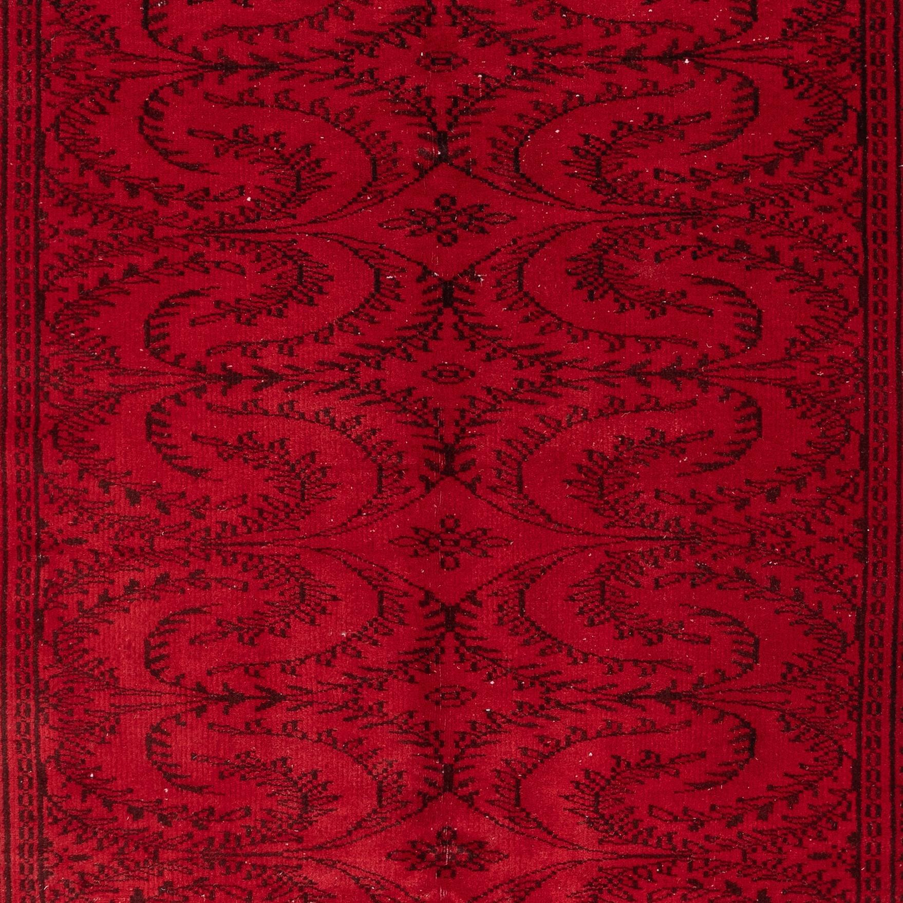 5.7x9.6 Ft handgeknüpfter türkischer Vintage-Teppich Overdyed in Rot für moderne Innenräume (Türkisch) im Angebot