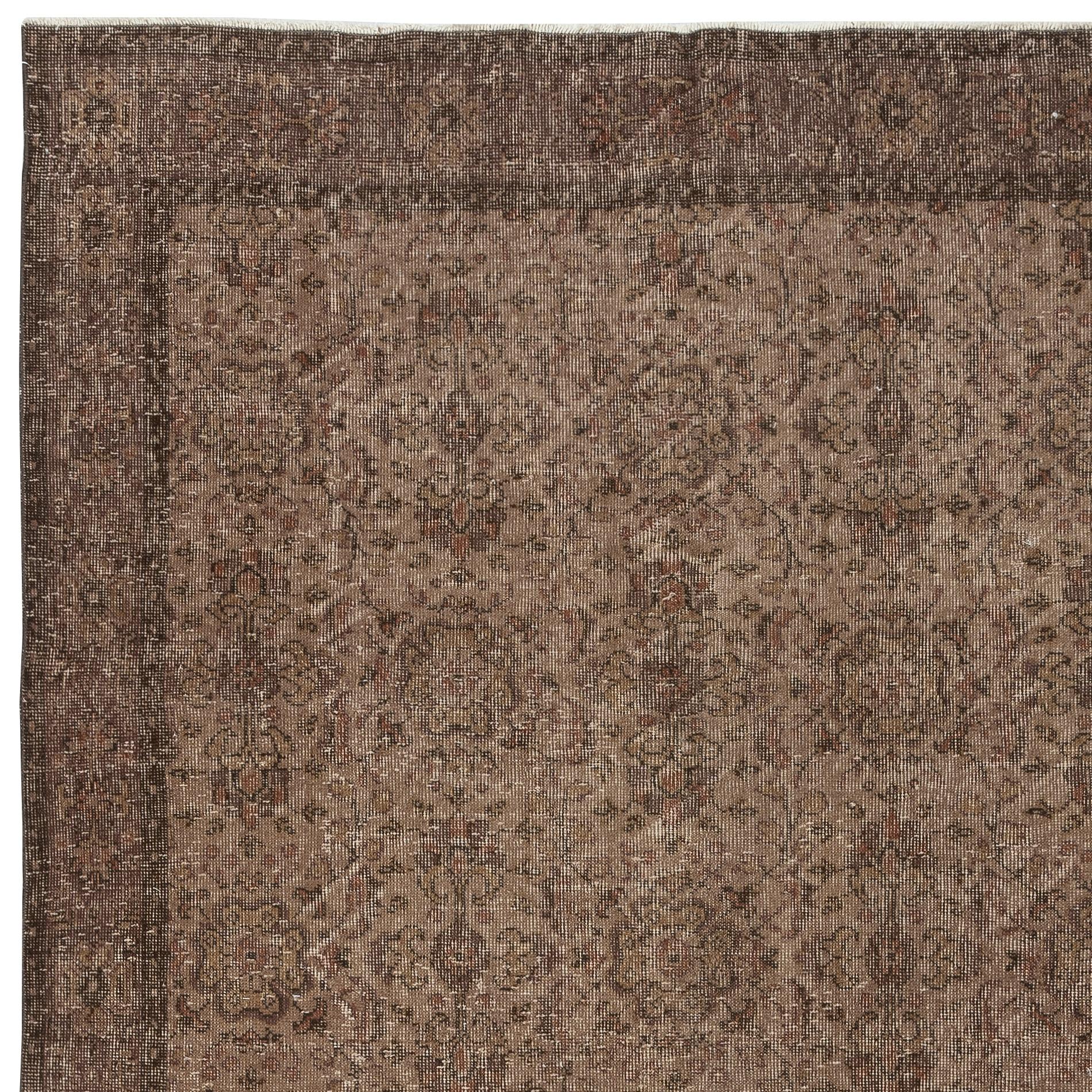 5.7x9.6 Ft Handgefertigter türkischer Teppich. Brauner, rotgefärbter Vintage-Teppich für das Wohnzimmer (Handgeknüpft) im Angebot