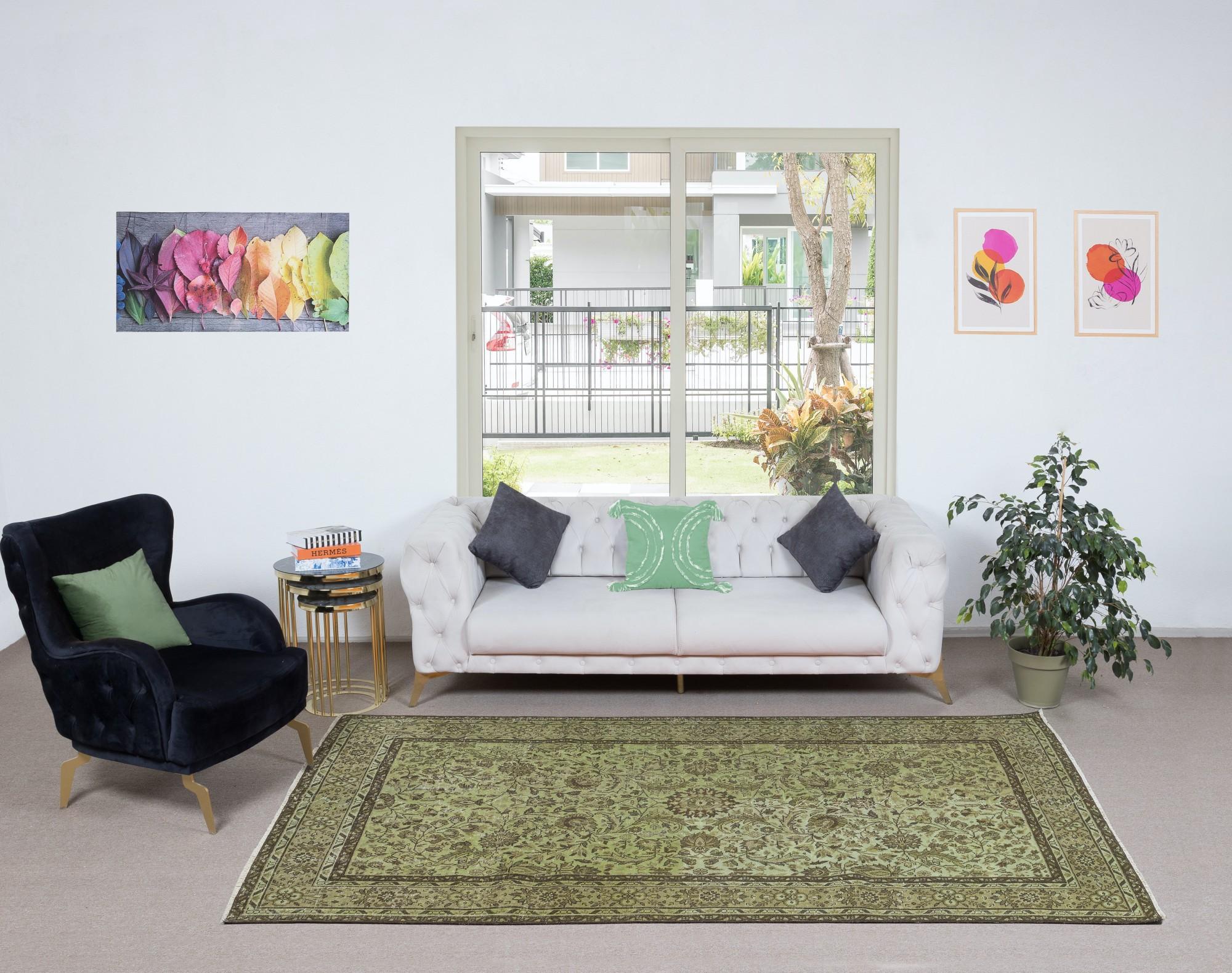 5.7x9.6 Ft Moderner handgefertigter türkischer Teppich mit botanischem Design und grünem Hintergrund im Zustand „Gut“ im Angebot in Philadelphia, PA