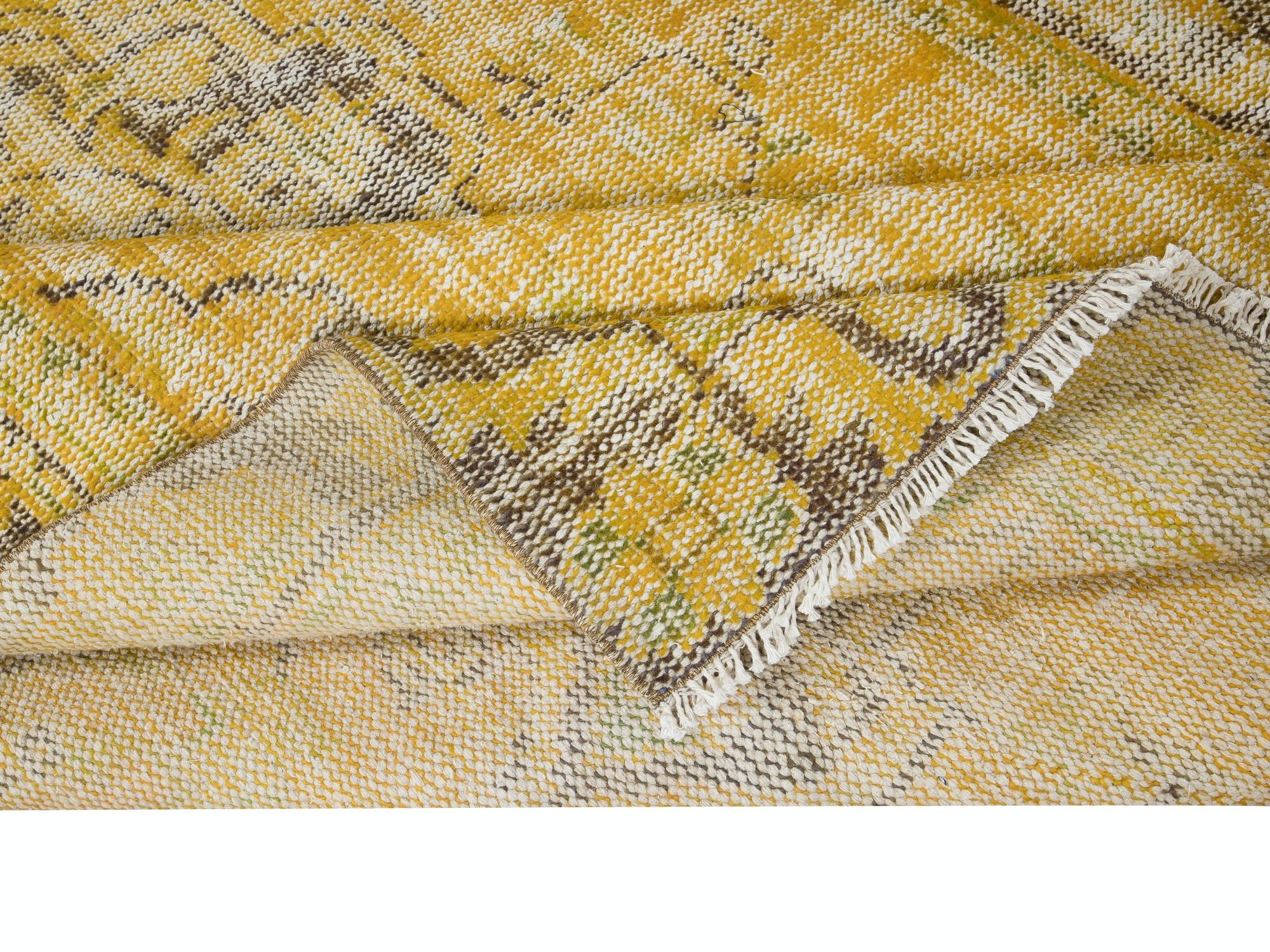 5.7x9.6 Ft Gelber Teppich aus der Türkei, handgeknüpft Contemporary Wool Carpet (Moderne) im Angebot