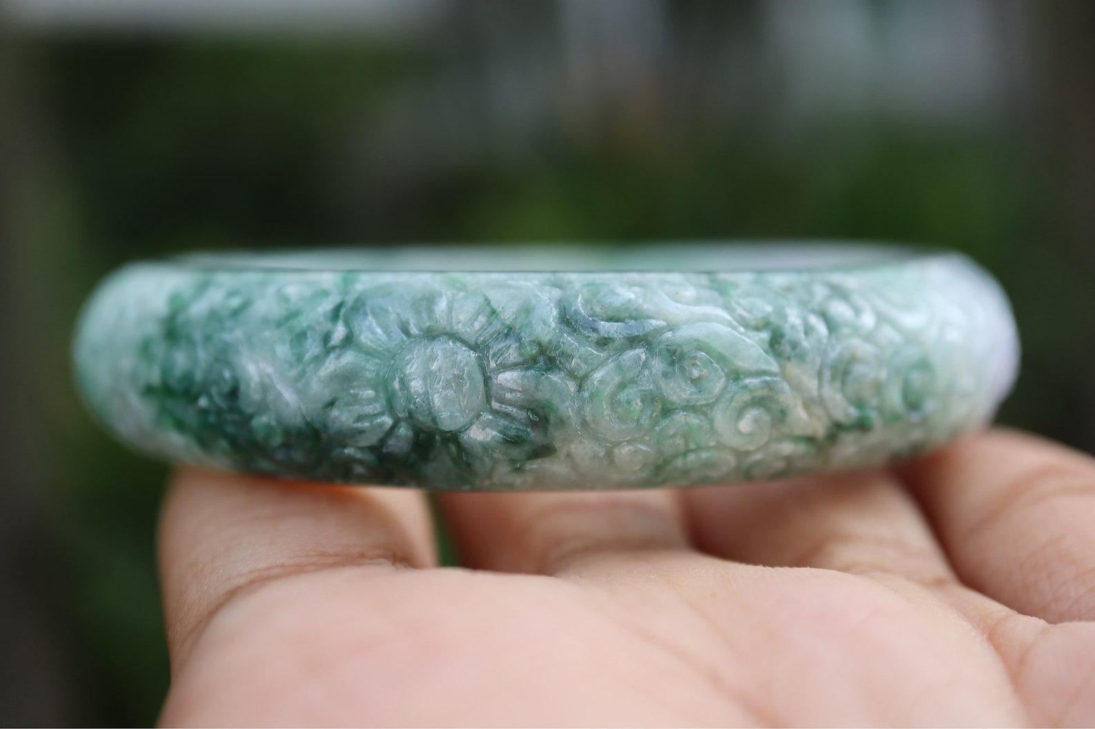 Women's 58-60mm Type A Jadeite Jade Bangle (Jadeite Carved Bangle) For Sale