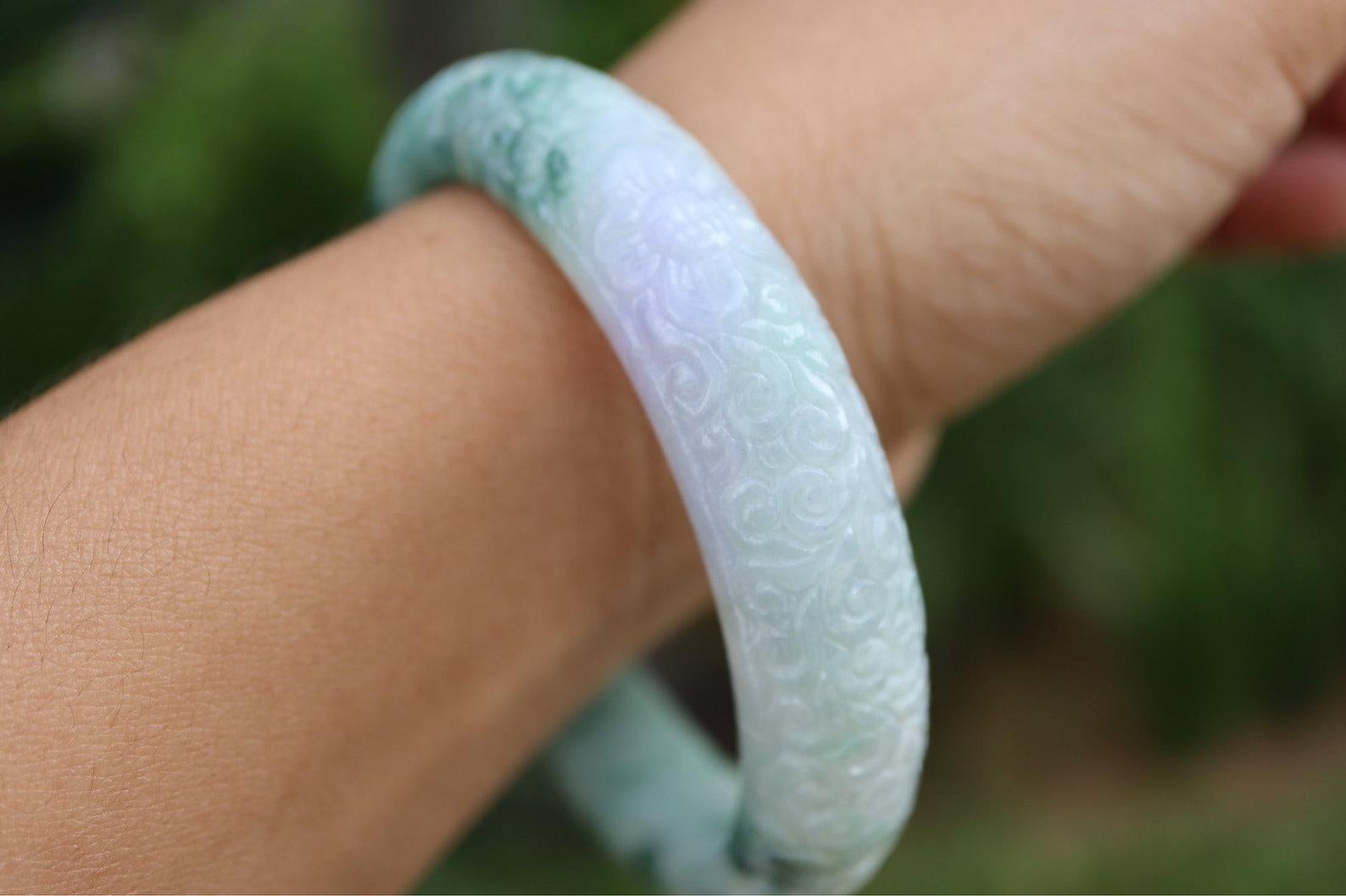 58-60mm Type A Jadeite Jade Bangle (Jadeite Carved Bangle) For Sale 3