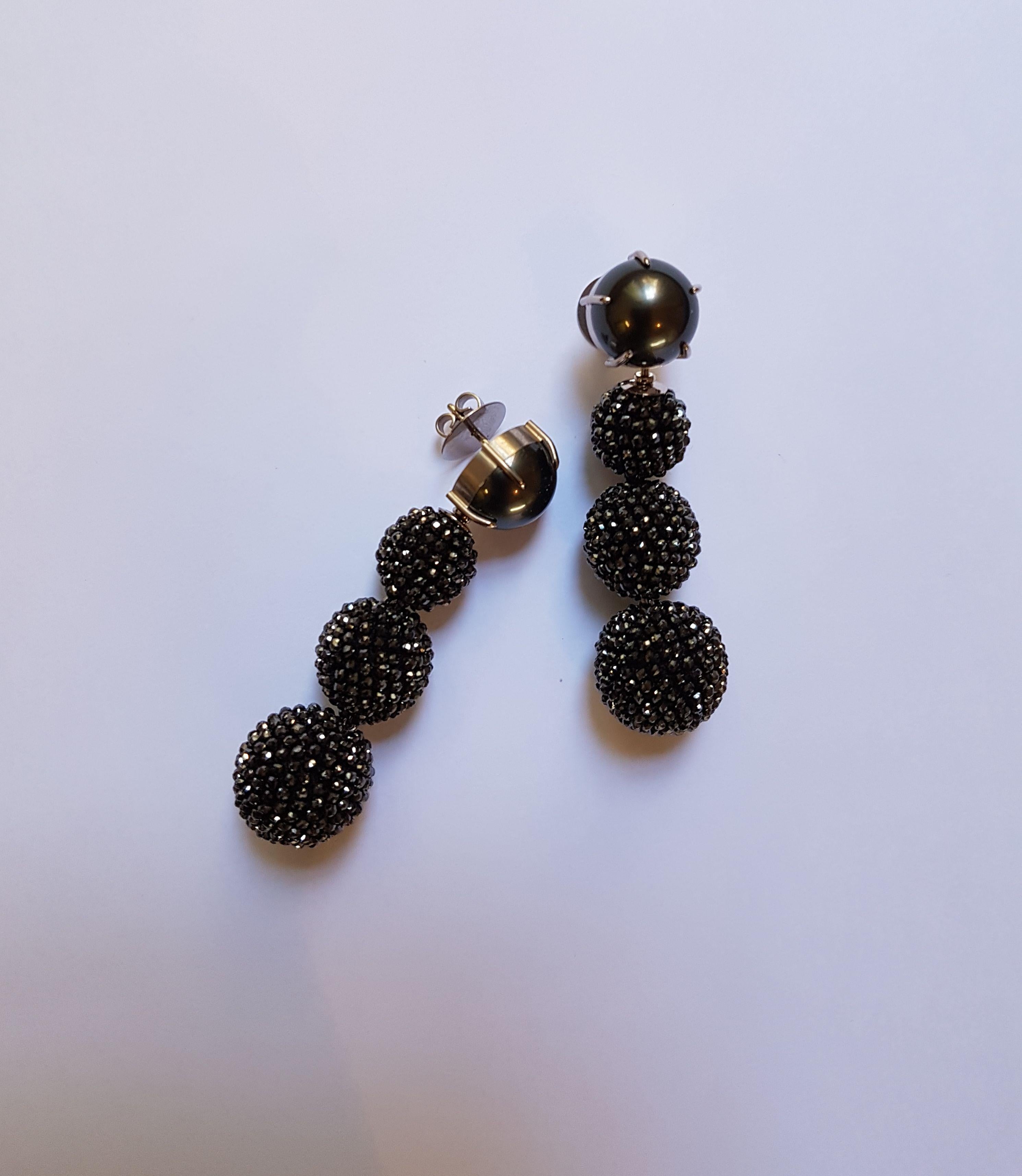 58 Carat Black Diamond Tahiti Pearl White Gold Handcrafted Detachable Earrings For Sale 2