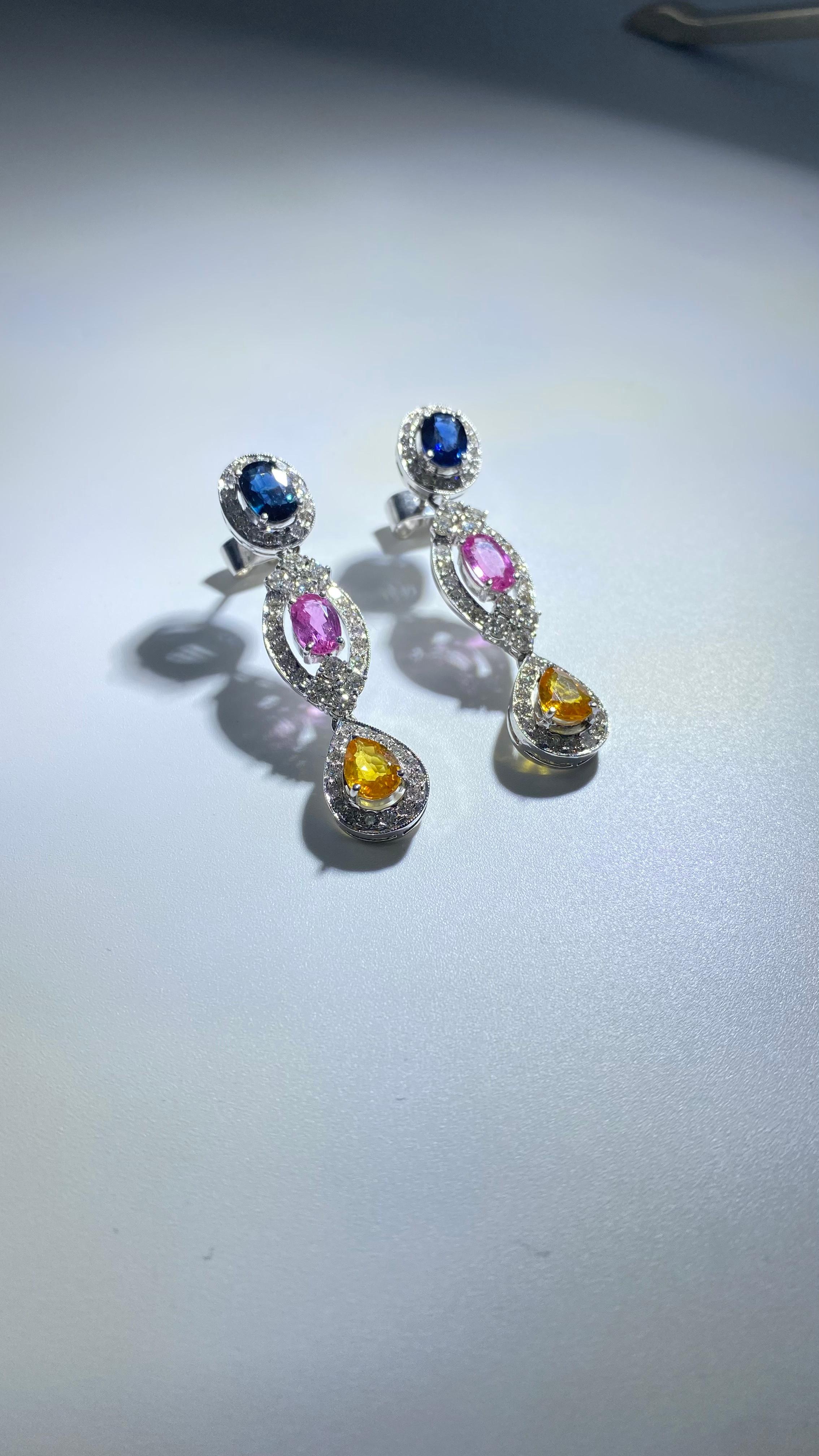Women's or Men's 58 Carat Blue Pink and Yellow Sapphire and 22.92 Carat Diamond Necklace Set For Sale