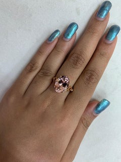Sunita Nahata Ring aus 18 Karat Roségold mit 5,80 Karat Morganit und Diamanten