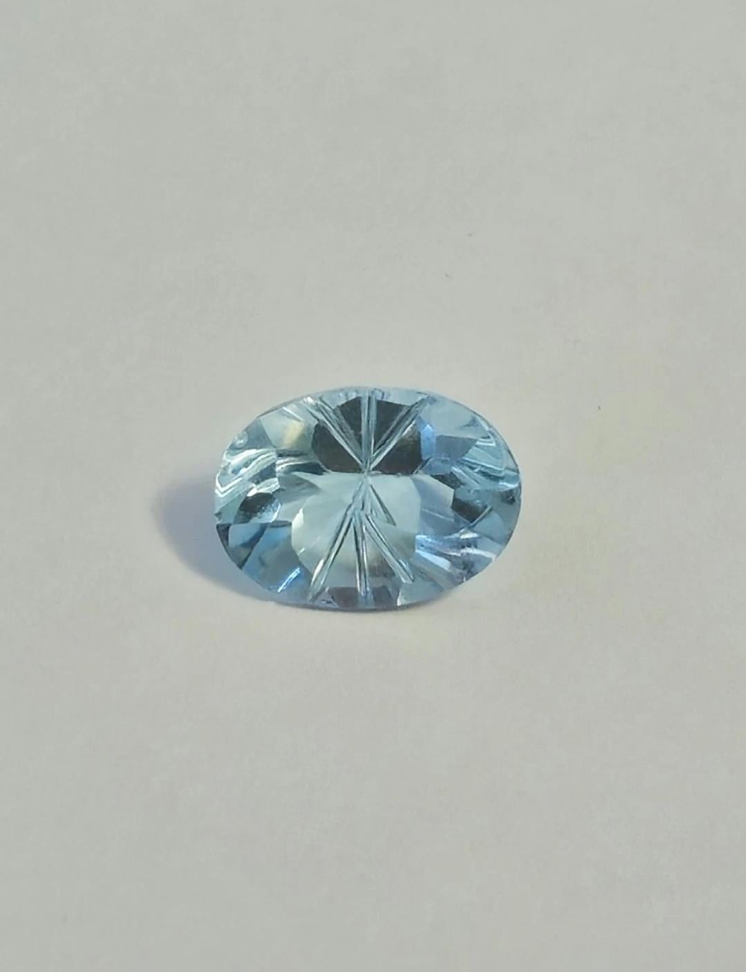 Taglio ovale 5.8 ct Natural Oval Sky Blue Topaz 14X10 Fantasy Cut in vendita