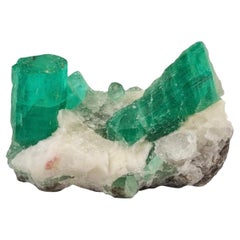 58 grammes de cristaux d'émeraude verts vibrants sur matrice de calcite du Pakistan