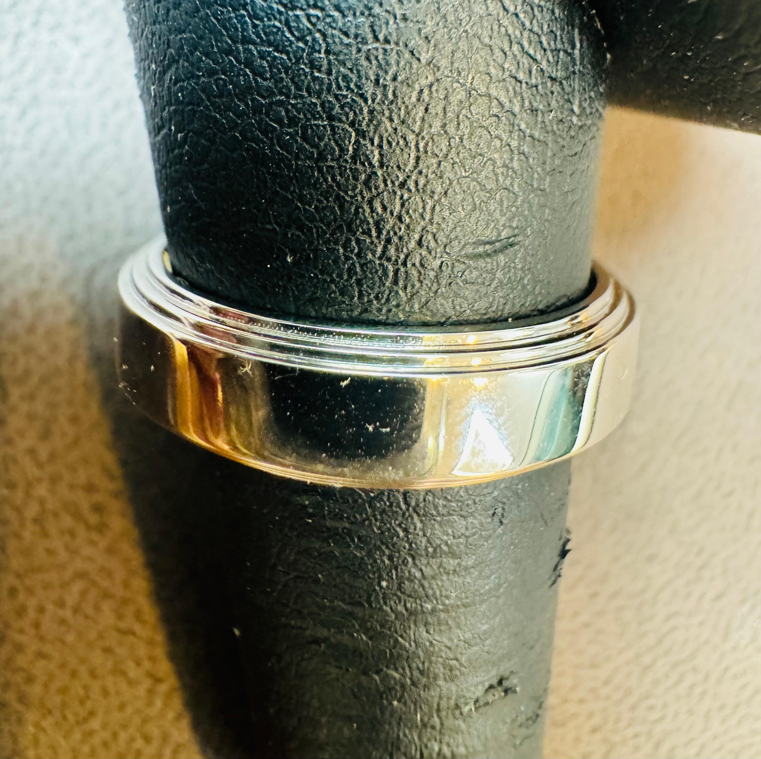 Women's or Men's 5.8 MM WIDE BEVELED EDGE Platinum Plain Wedding Band Ring 14.5 Grams, Estate For Sale