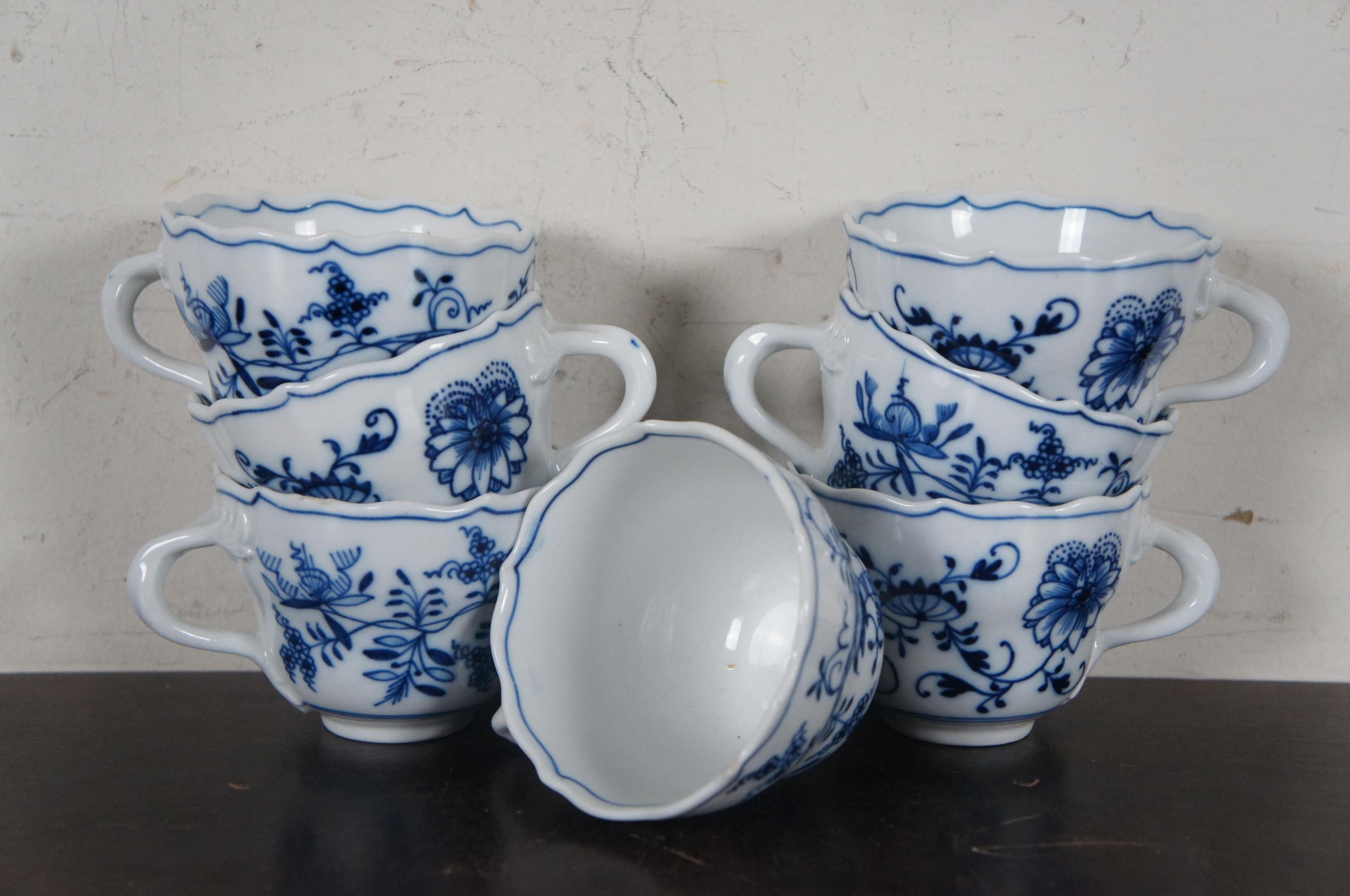 58 Pc Vintage Meissen Flow Blue Onion China Set Oval Mark Germany Oval Mark In Good Condition In Dayton, OH