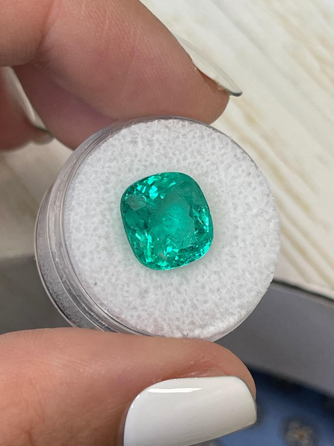 5.80 Carat Certified Fine Bluish Green Colombian Emerald - Chivor Cushion Cut For Sale 1