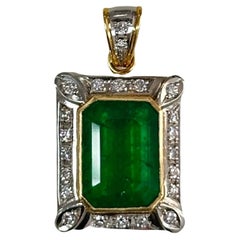 Pendentif cocktail émeraude colombienne et diamant de 5,80 carats