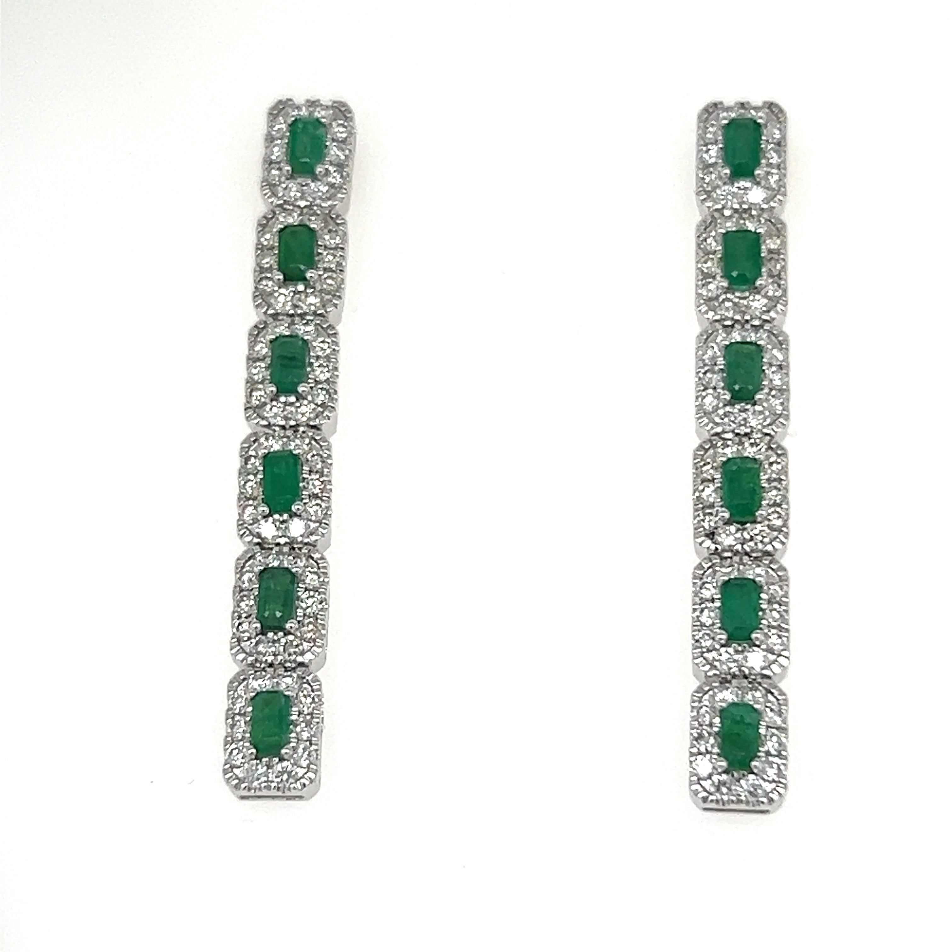 Contemporary 5.80 Carat Emerald Necklace Earrings Set For Sale