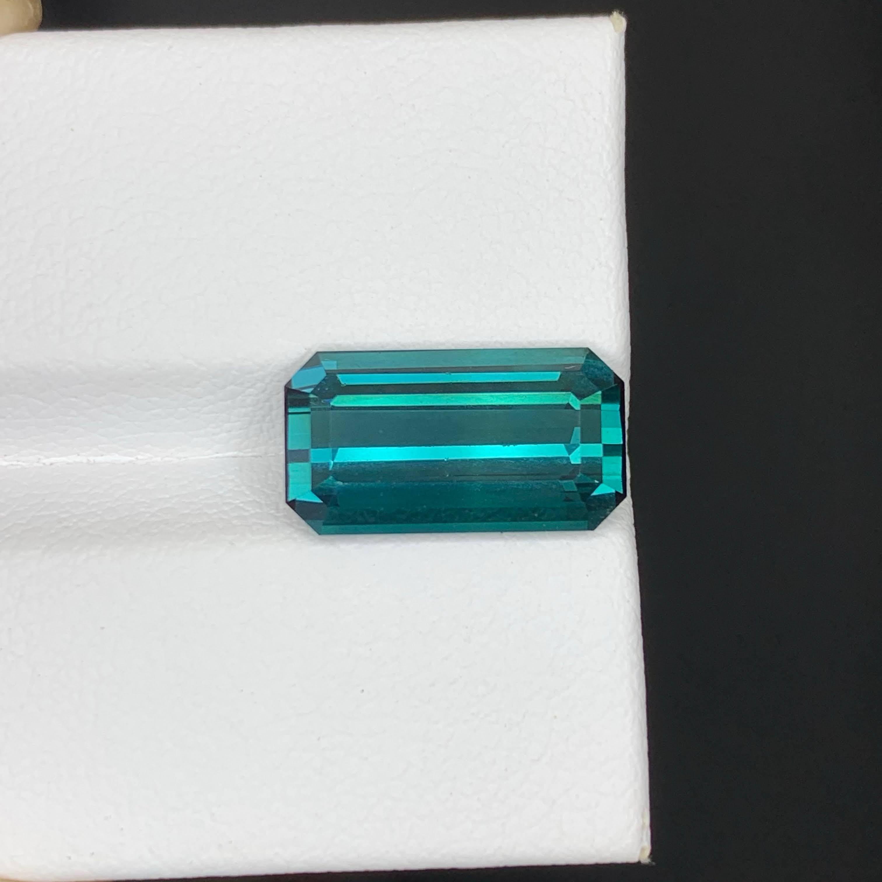 5.80 Carat Natural Loose Blue Color Tourmaline Emerald Cut Afghan Gemstone (pierre précieuse afghane) en vente 4
