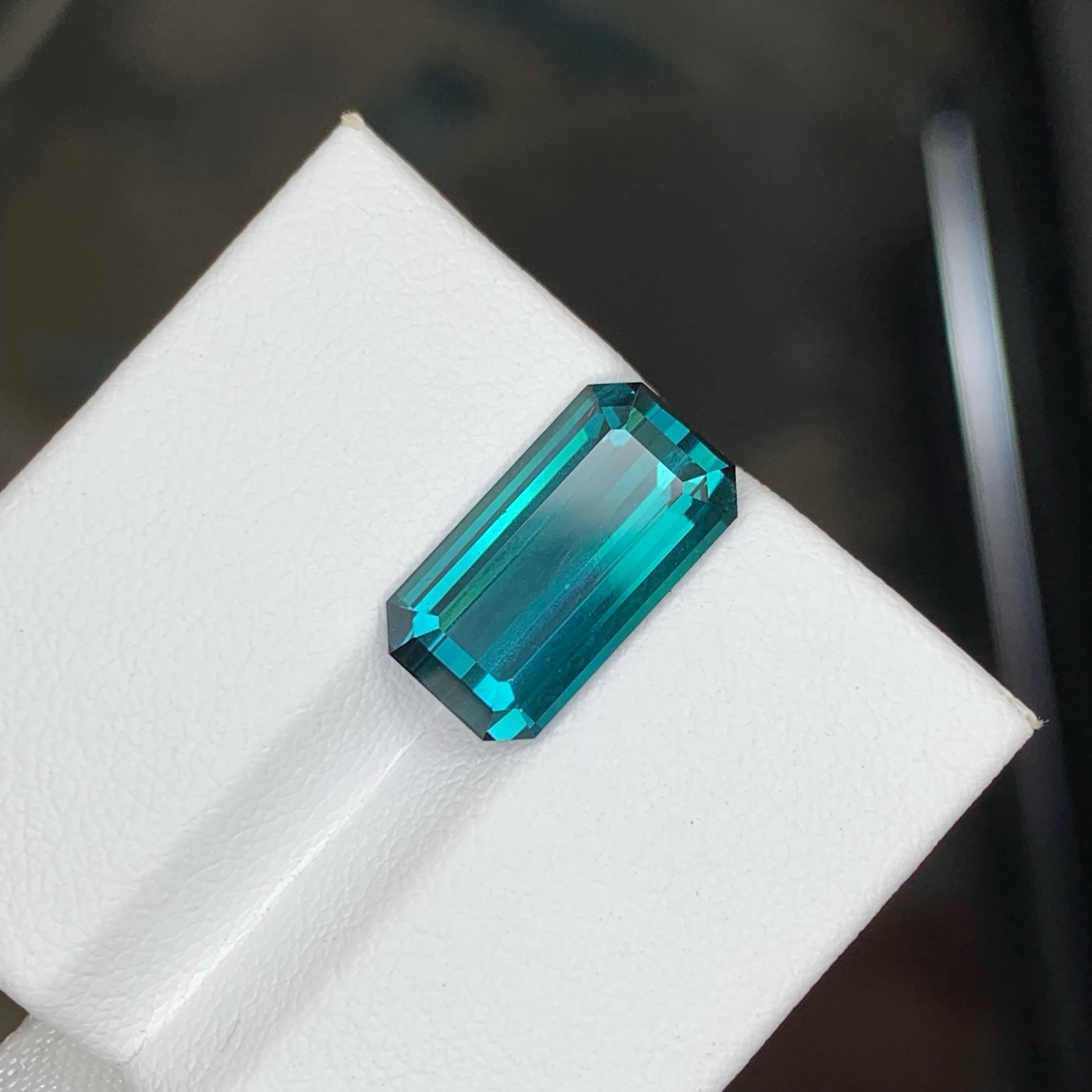 5.80 Carat Natural Loose Blue Color Tourmaline Emerald Cut Afghan Gemstone (pierre précieuse afghane) en vente 6