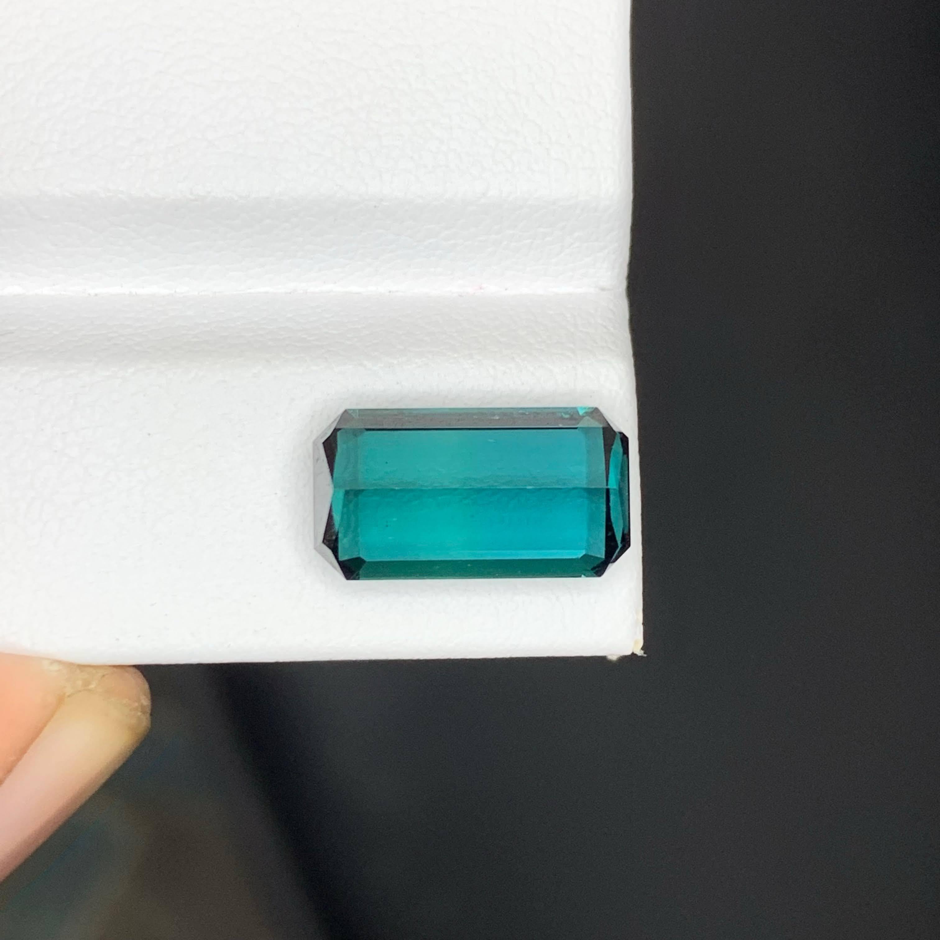 5.80 Carat Natural Loose Blue Color Tourmaline Emerald Cut Afghan Gemstone (pierre précieuse afghane) en vente 1