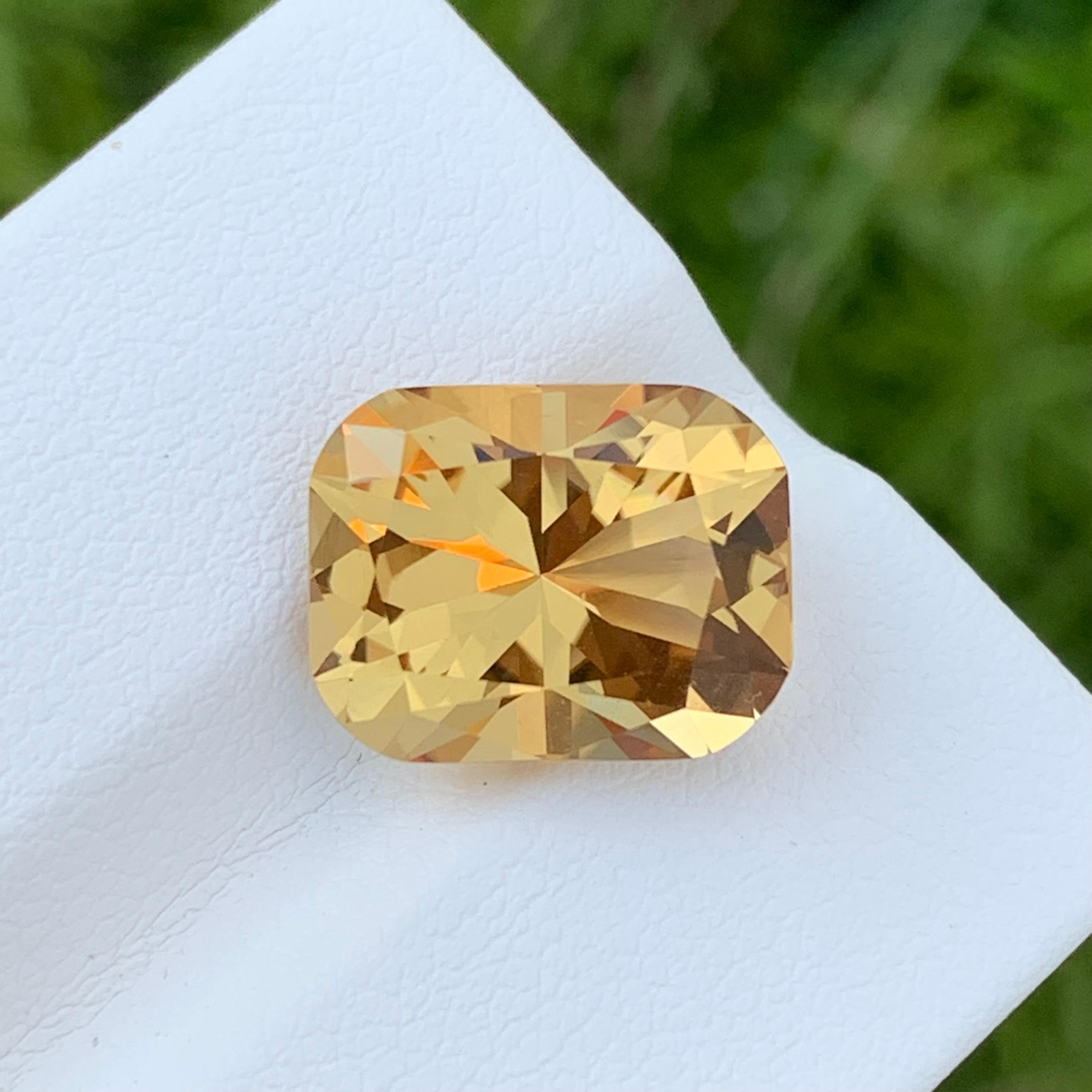 5.80 Carat Natural Loose Citrine Long Cushion Shape Gem For Jewellery Making  In New Condition For Sale In Peshawar, PK