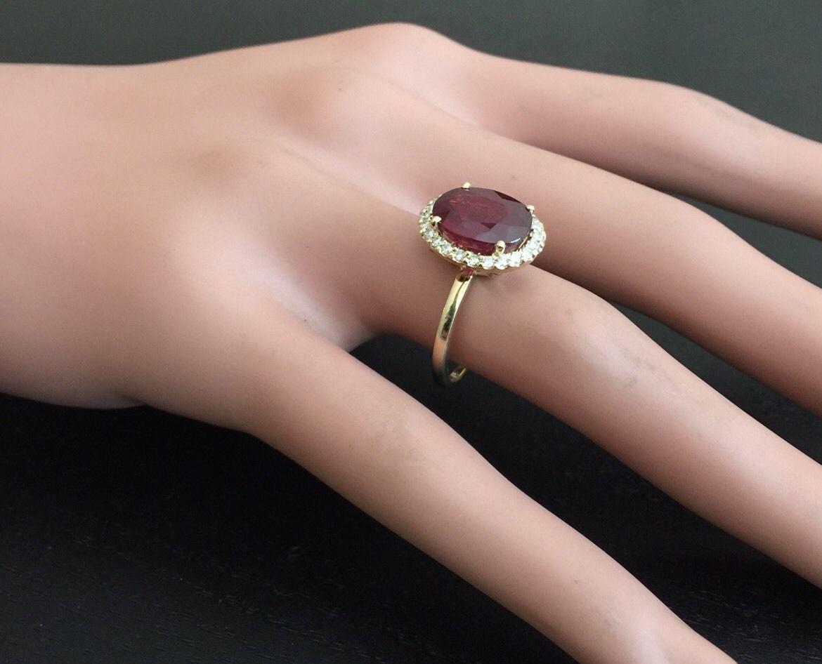 Anillo de oro amarillo de 14 quilates con un impresionante rubí rojo de 5,80 quilates y un diamante natural en venta 1