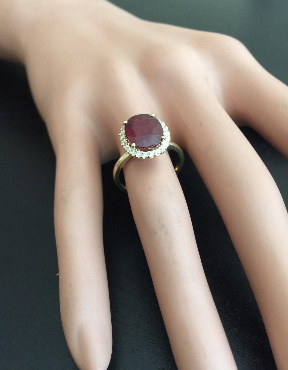 5.80 Carat Impressive Red Ruby and Natural Diamond 14 Karat Yellow Gold Ring For Sale 2