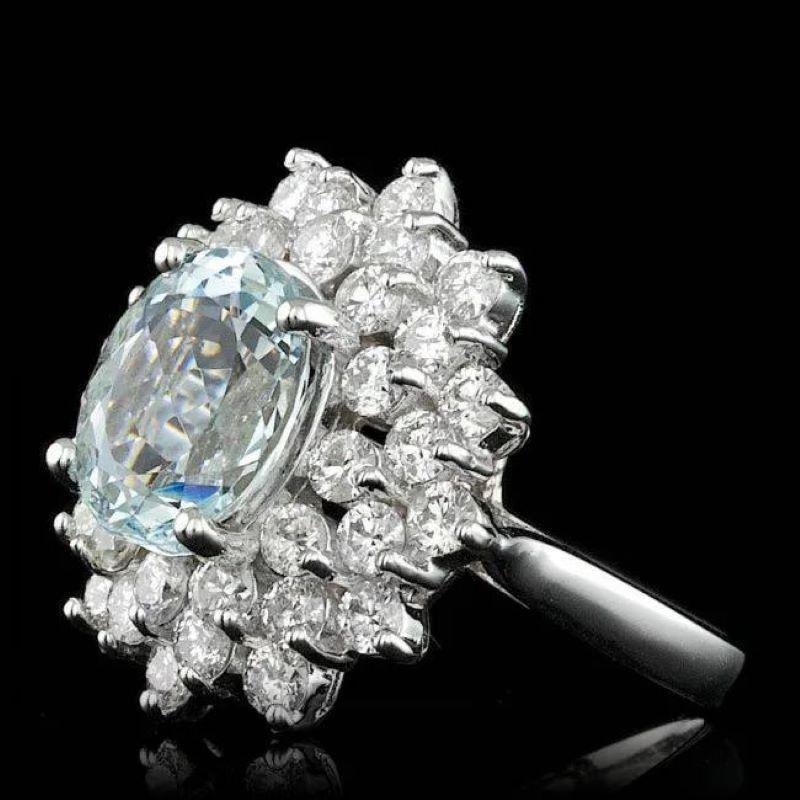 5.80 Karat Natürlicher Aquamarin und Diamant 14K Massiv Weißgold Ring

Gesamtgewicht des natürlichen Aquamarins: Ca. 3,50 Karat 

Aquamarin Maße: Ca. 11 x 9 mm 

Natürliche runde Diamanten Gewicht: Ca. 2,30 Karat (Farbe G-H  / Klarheit