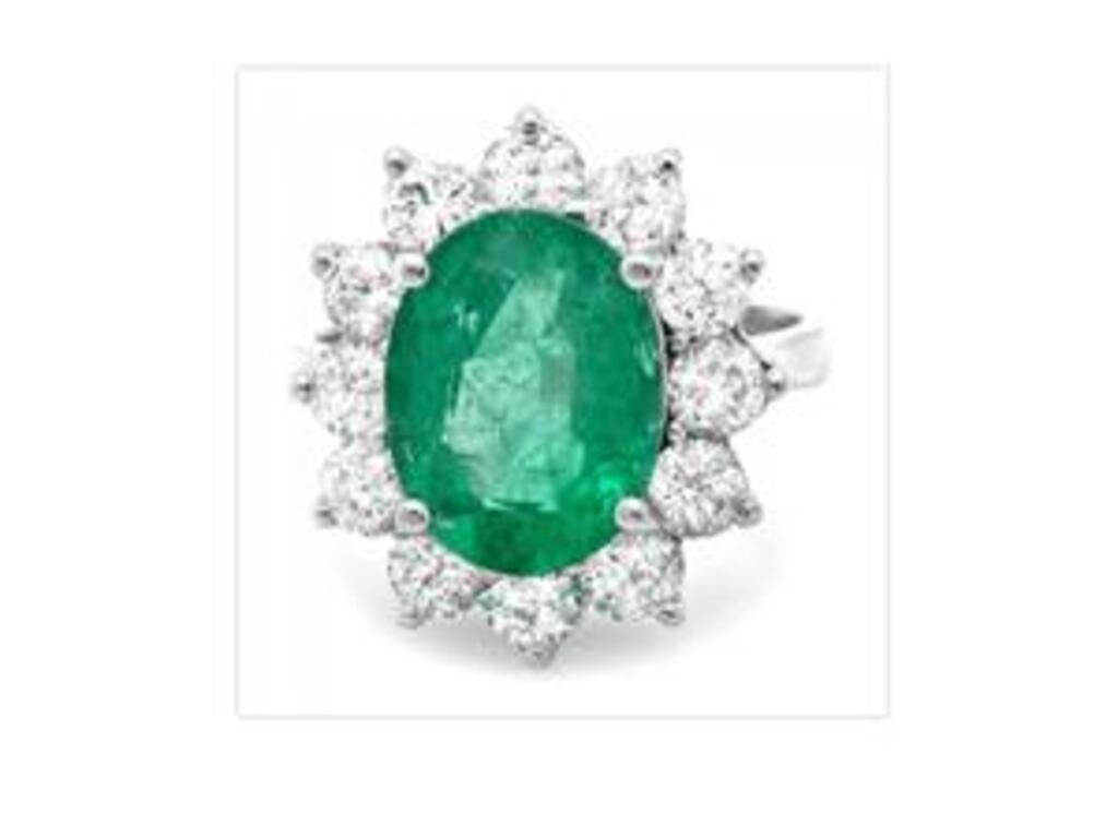 5.80 Carat Natural Emerald and Diamond 14 Karat Solid White Gold Ring In New Condition For Sale In Los Angeles, CA