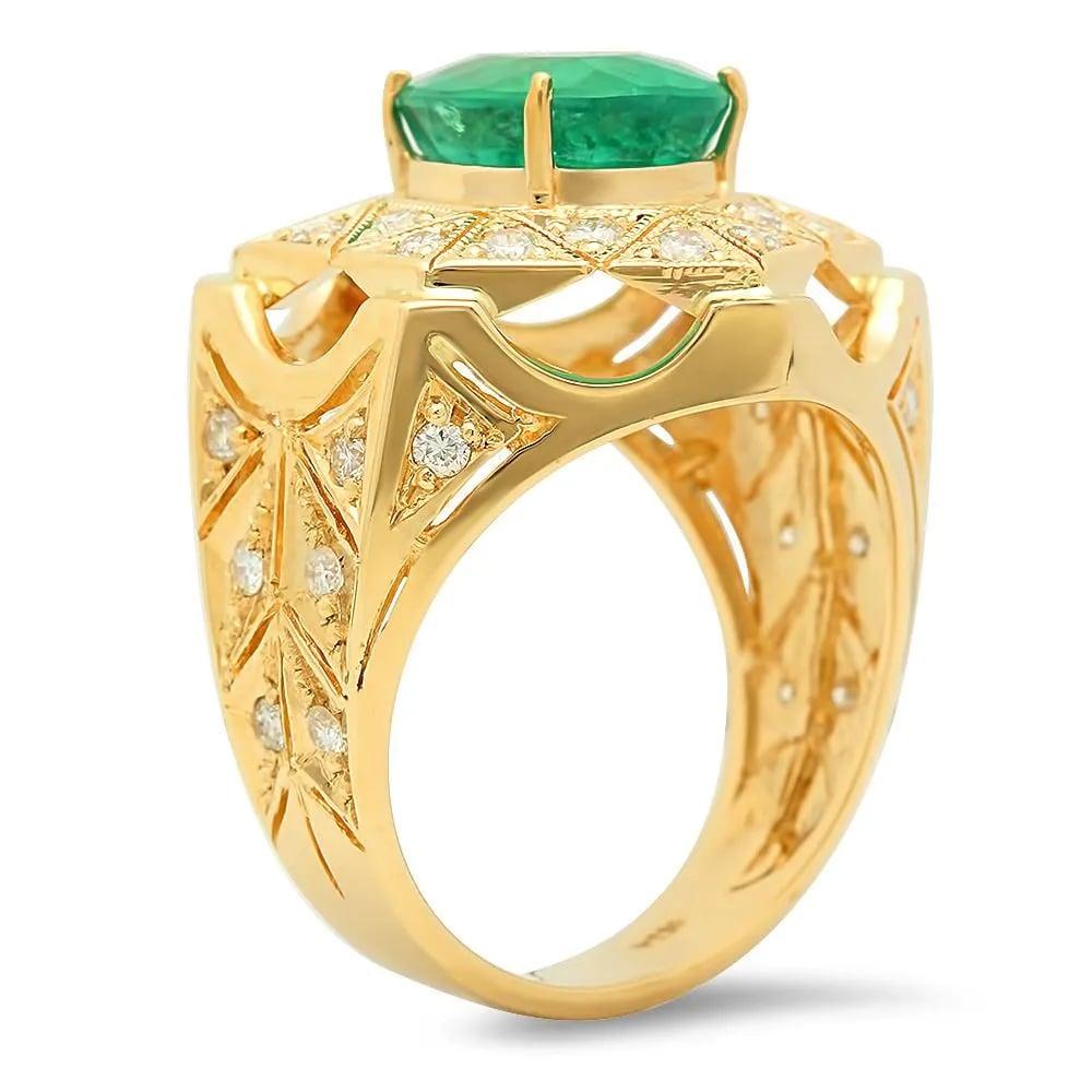 5.80 Carats Natural Emerald and Diamond 14K Solid Yellow Gold Ring

Total Natural Green Emerald Weight is: Approx. 4.80 Carats 

Emerald Measures: Approx. 12 x 9.5 mm

Total Natural Round Diamonds Weight: Approx. 1.00 Carats (color G-H / Clarity