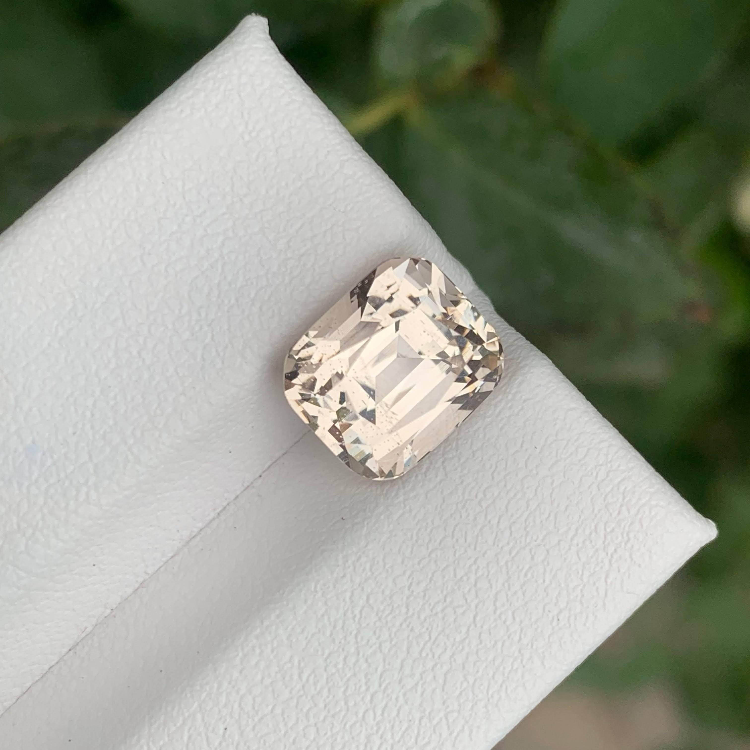5.80 carats Quality Topaz Stone Cushion Cut Natural Pakistani Gemstone In condizioni Nuovo in vendita a Bangkok, TH