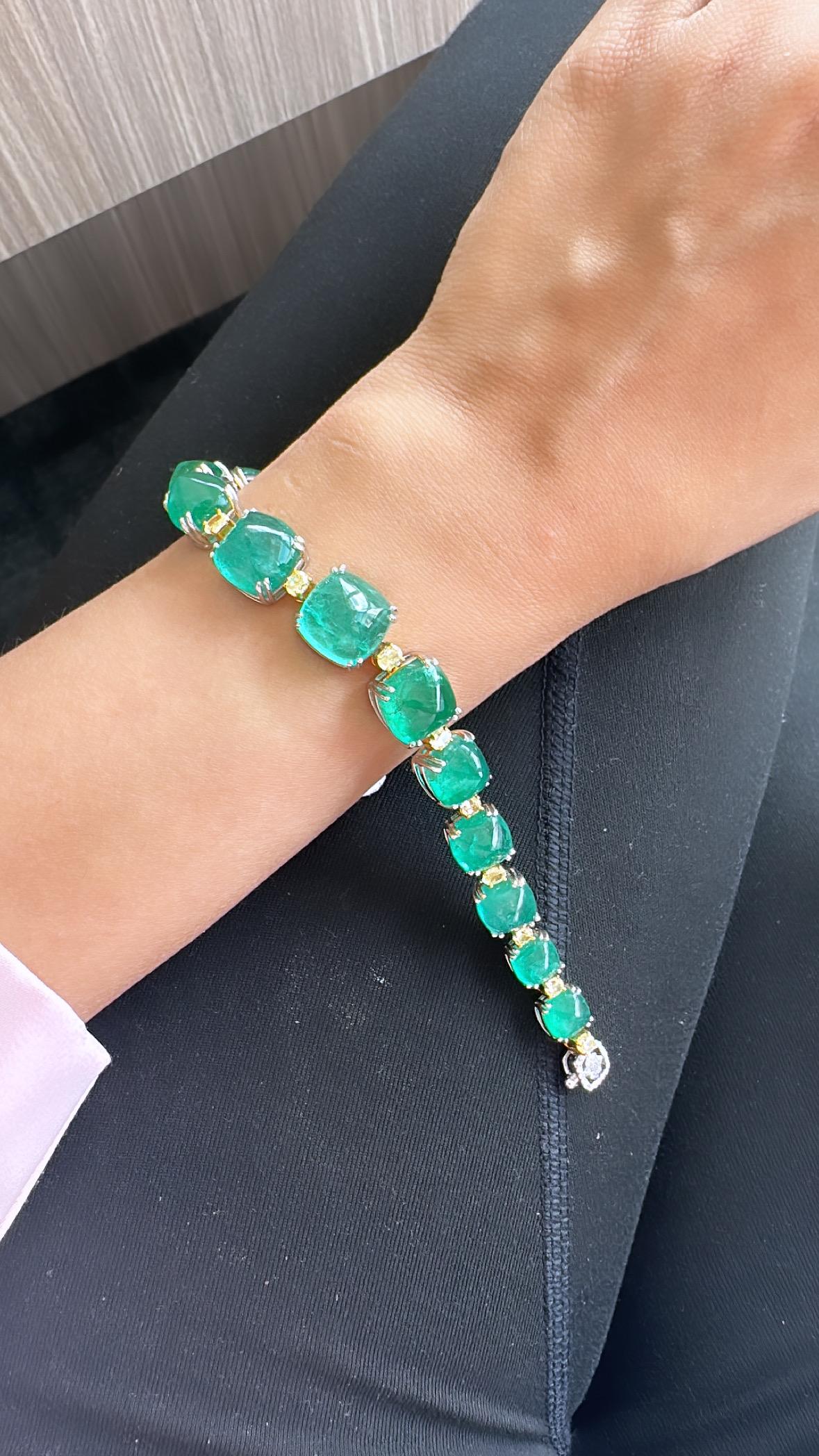 58.07 Carats, Natural Zambian Sugarloaf Emerald & Yellow Diamonds Link Bracelet For Sale 1