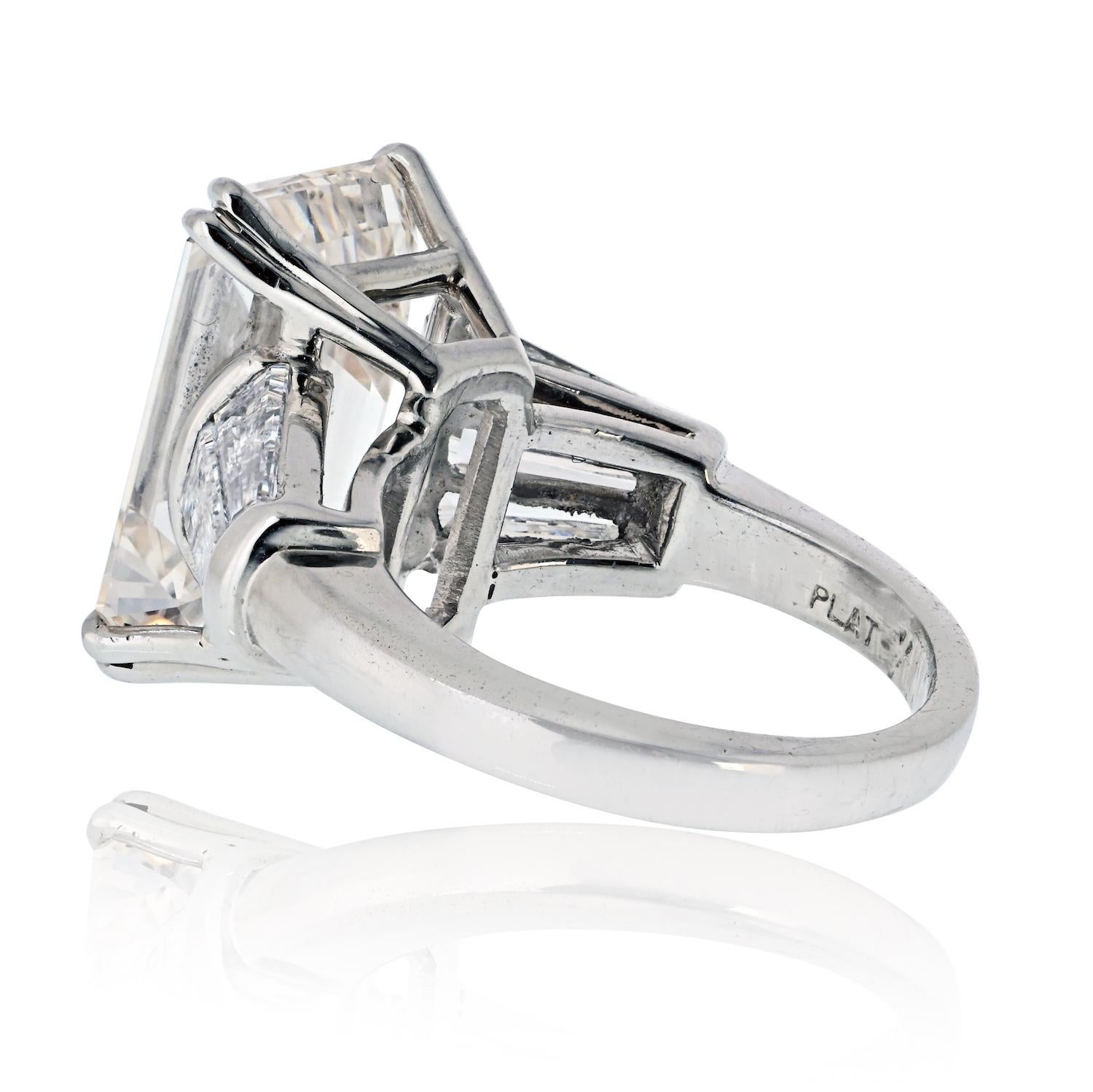 5,80ct Smaragdschliff Diamant Natürlicher GIA-zertifizierter Verlobungsring im Zustand „Hervorragend“ im Angebot in New York, NY