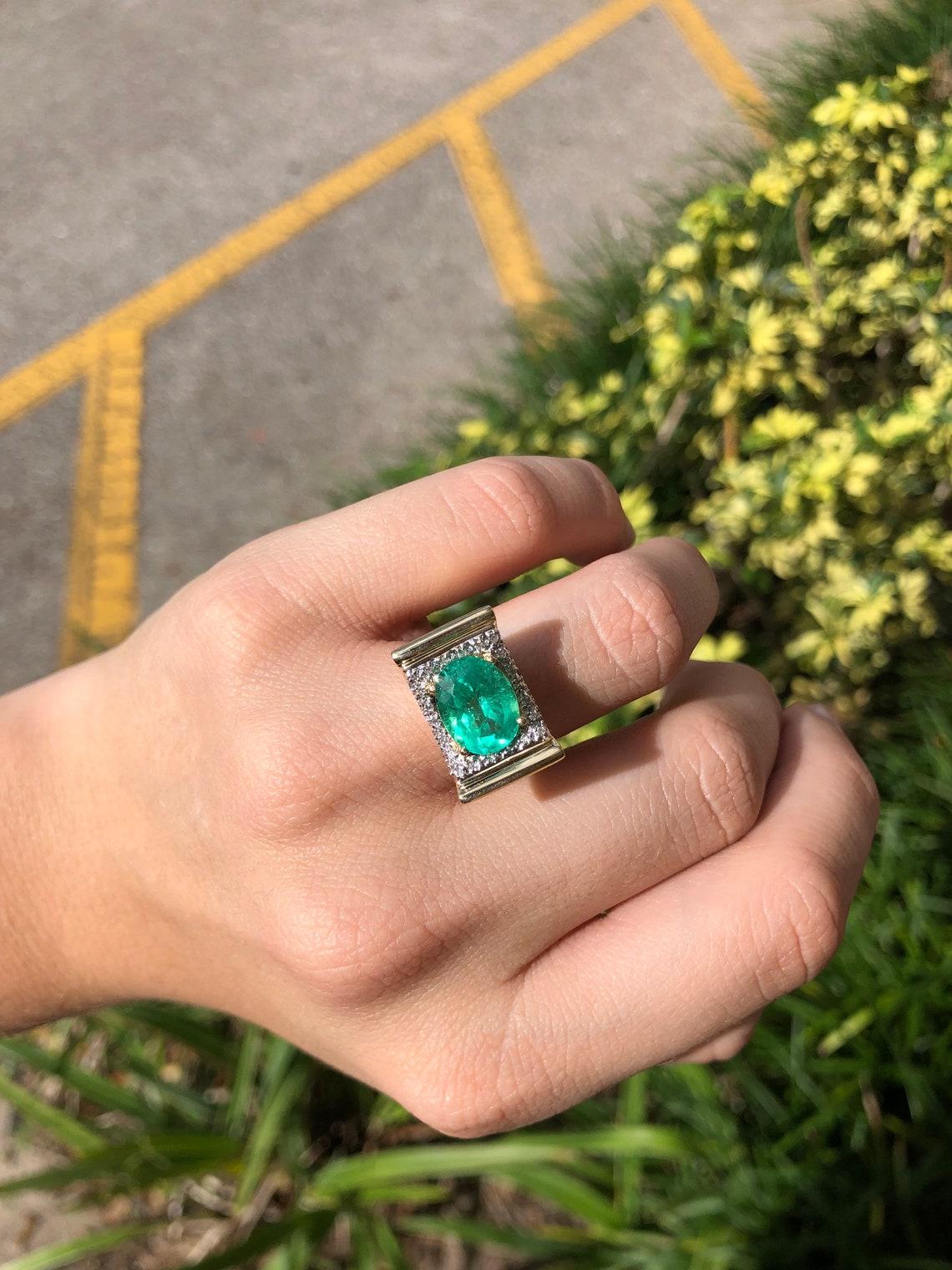 6.08tcw 14K Colombian Emerald-Oval Cut & Diamond East to West Gold Vintage Ring For Sale 1