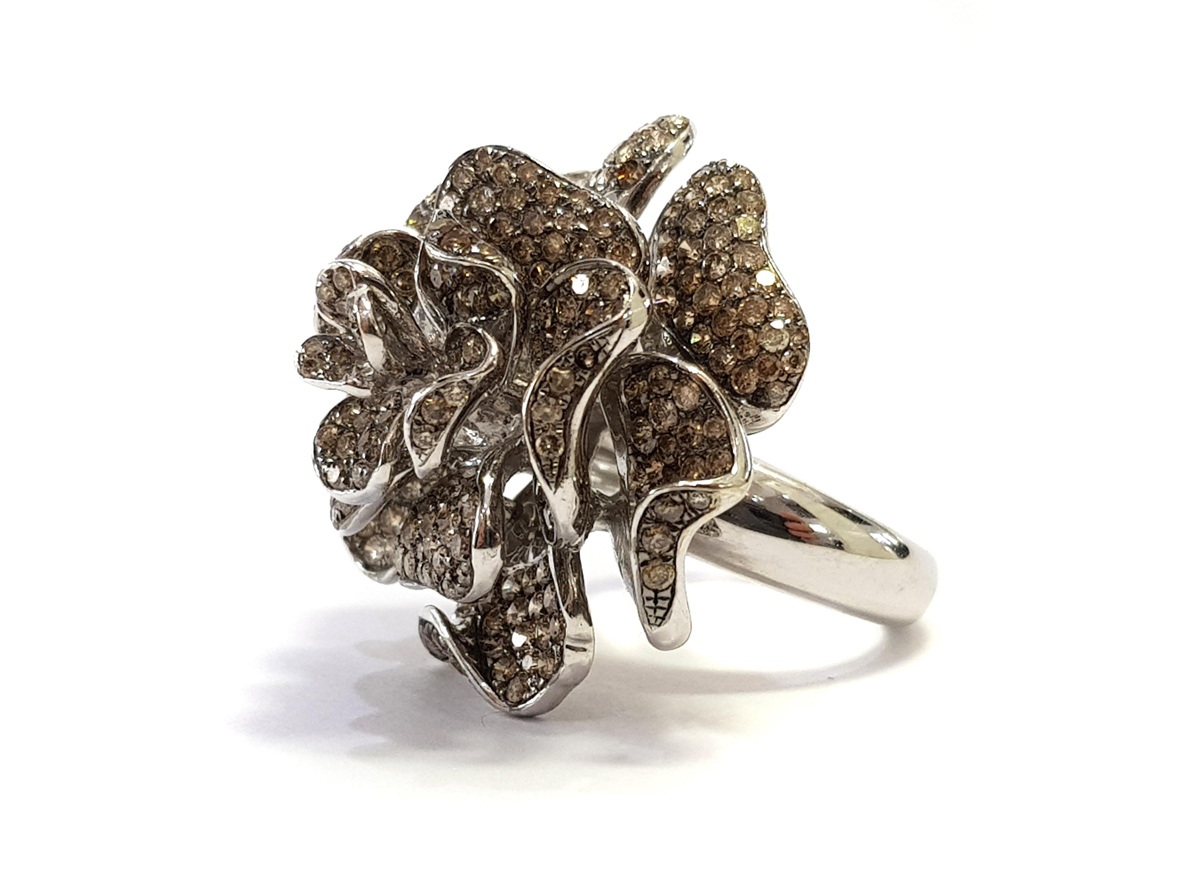 5.81 Carat Brown Diamond Flower Shape 18 Karat White Gold Band Cocktail Ring In New Condition For Sale In London, GB