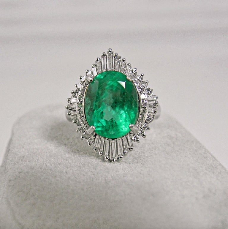 Vintage Fine Colombian Emerald and Diamond Engagement Platinum Ring For ...