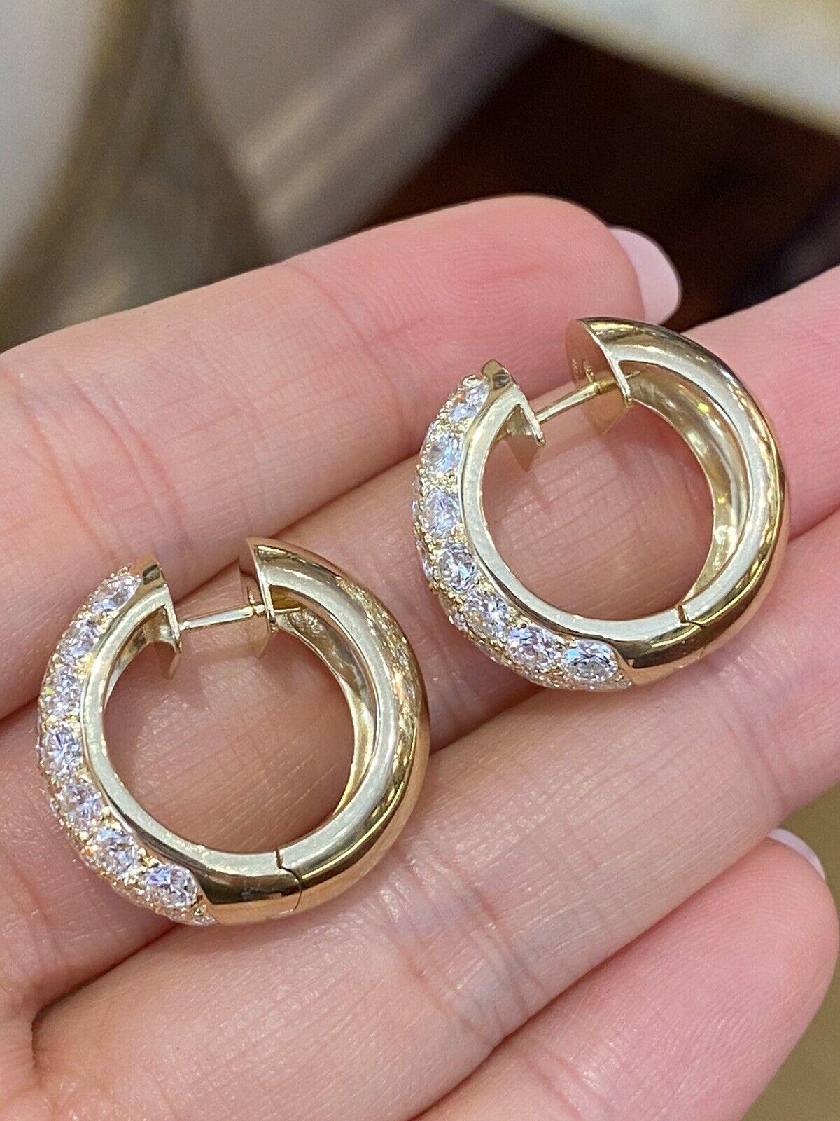 5.81 carat Hinged Huggie Hoop Diamond Pavé Earrings in 18k Yellow Gold In Excellent Condition For Sale In La Jolla, CA